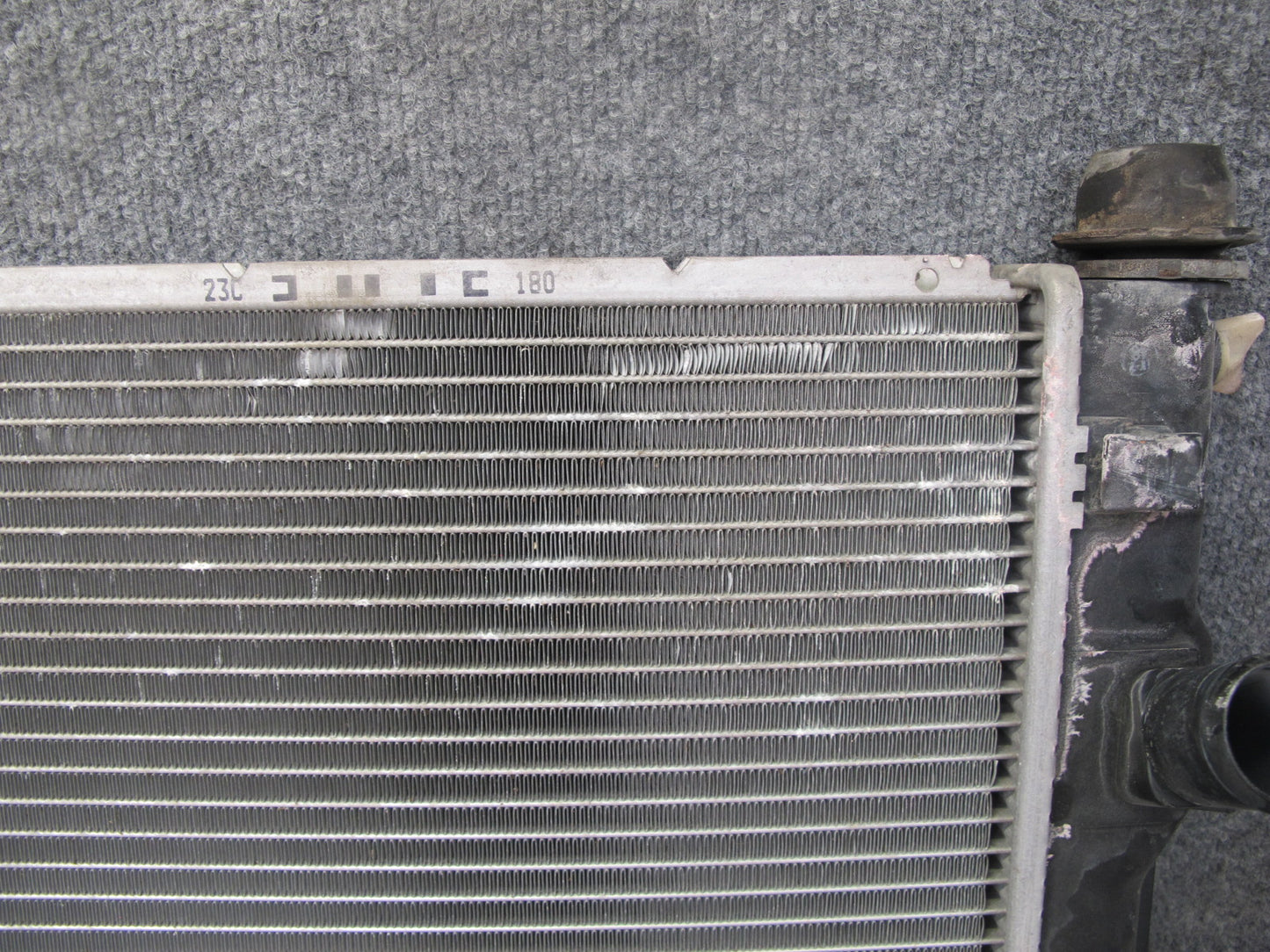 00-05 Toyota MR2 Spyder ZZW30L Engine Cooling Radiator 422132-1802 OEM