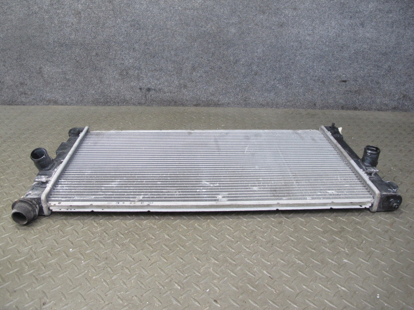 00-05 Toyota MR2 Spyder ZZW30L Engine Cooling Radiator 422132-1802 OEM