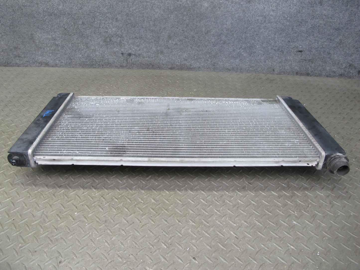 00-05 Toyota MR2 Spyder ZZW30L Engine Cooling Radiator 422132-1802 OEM