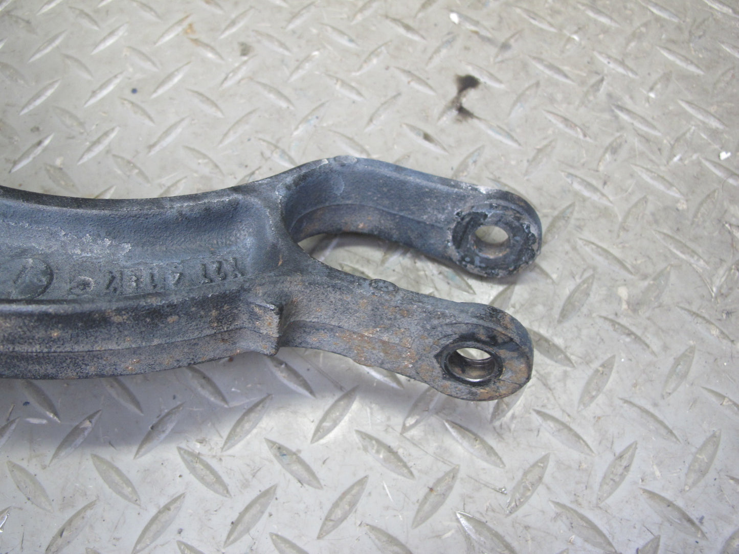 2015-2018 Porsche Macan Front Left Lower Control Arm Fork Set of 2