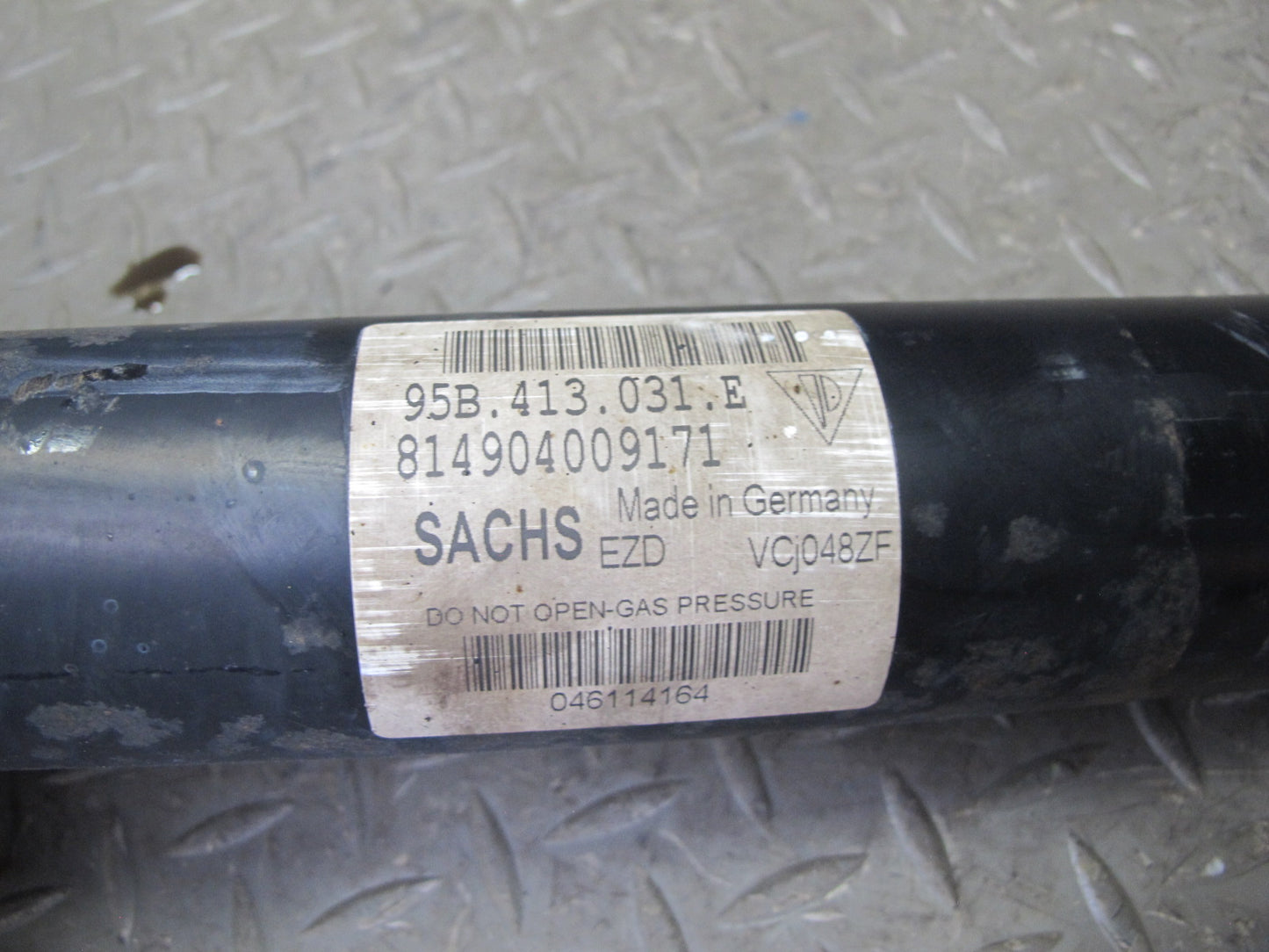 2015-2018 Porsche Macan AWD Front Left & Right Strut Shock Absorber Set of 2