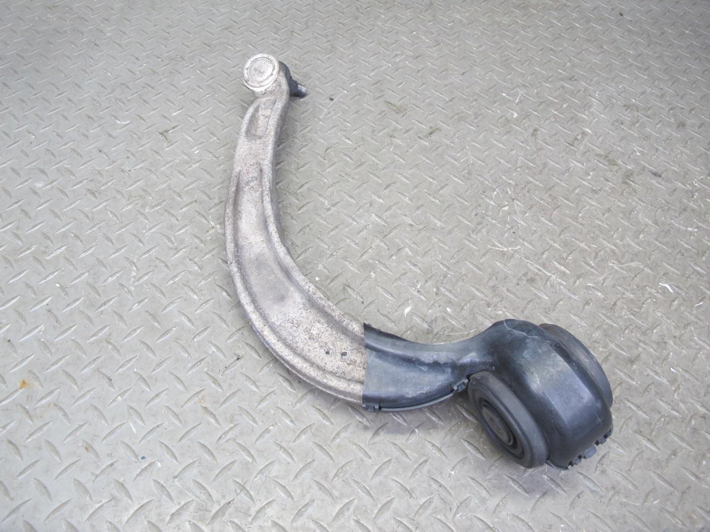 2015-2018 Porsche Macan Front Right Lower Control Arm Fork Set of 2