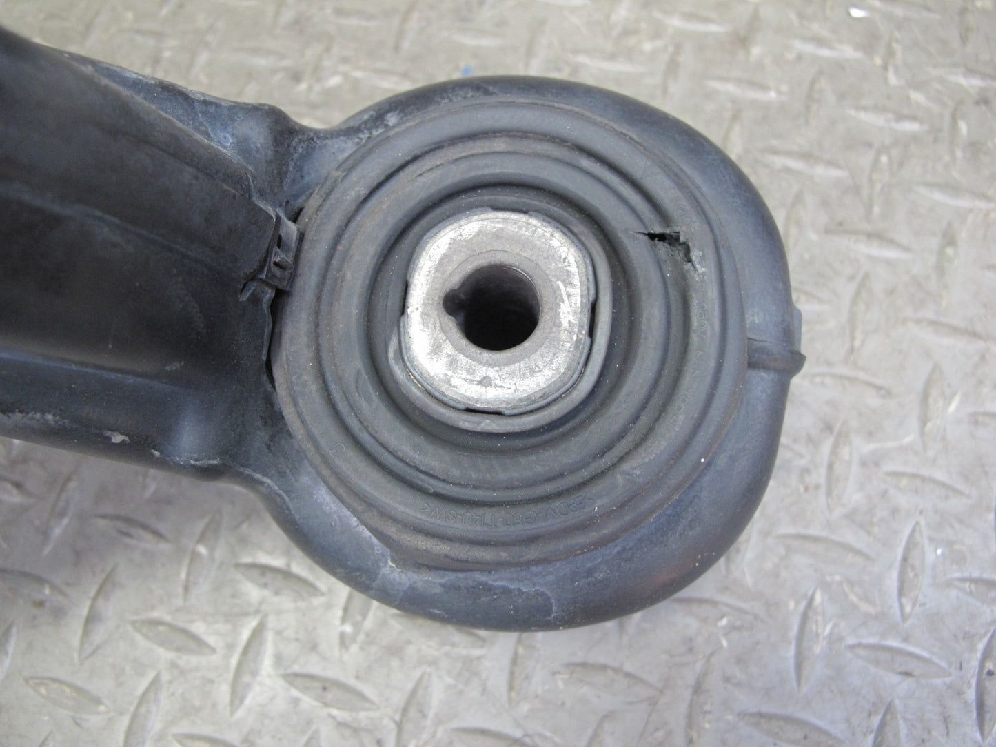 2015-2018 Porsche Macan Front Right Lower Control Arm Fork Set of 2