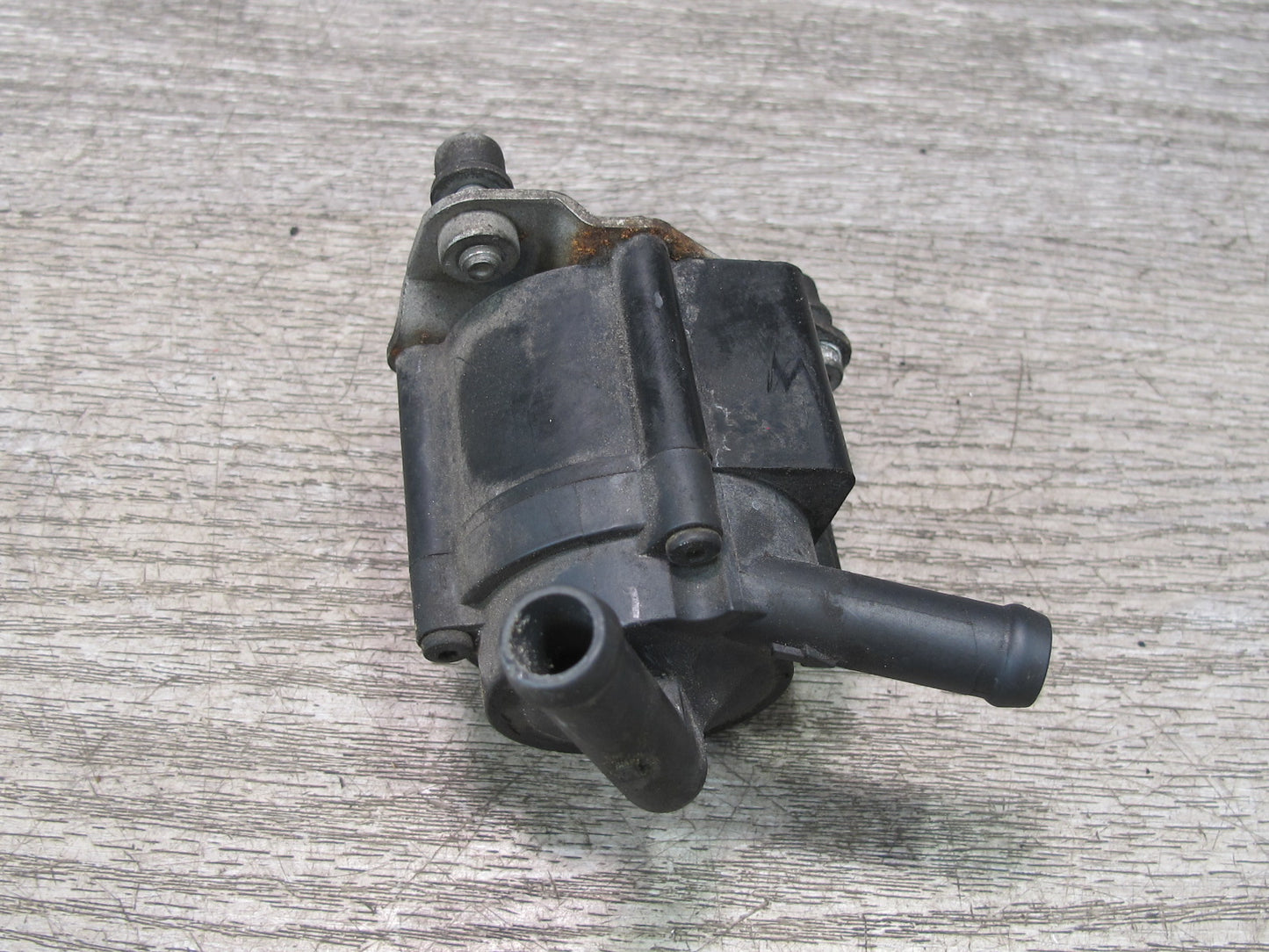 2010-2014 BMW E71 X6M Engine Additional Auxiliary Water Pump