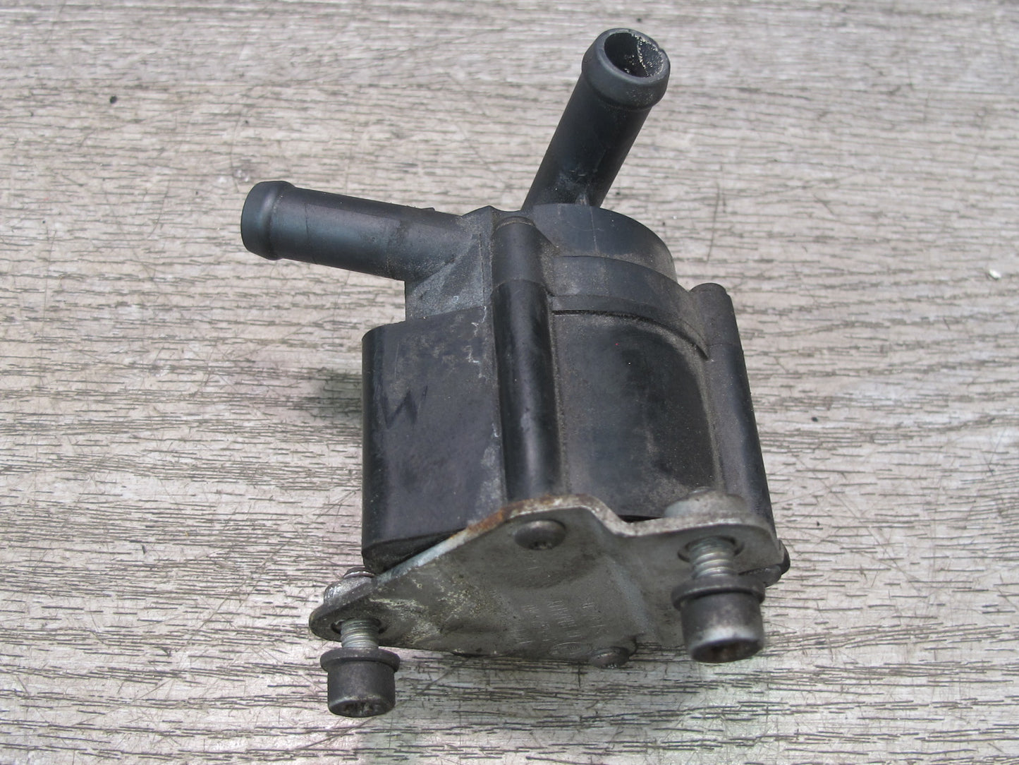 2010-2014 BMW E71 X6M Engine Additional Auxiliary Water Pump