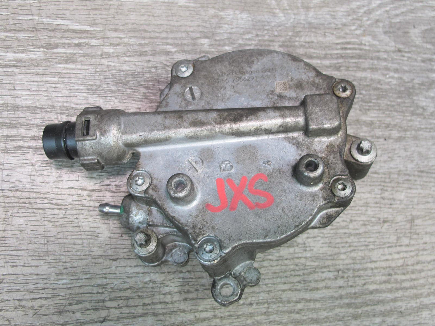 2010-2014 BMW E71 X6M Engine Motor Vacuum Pump 7566291