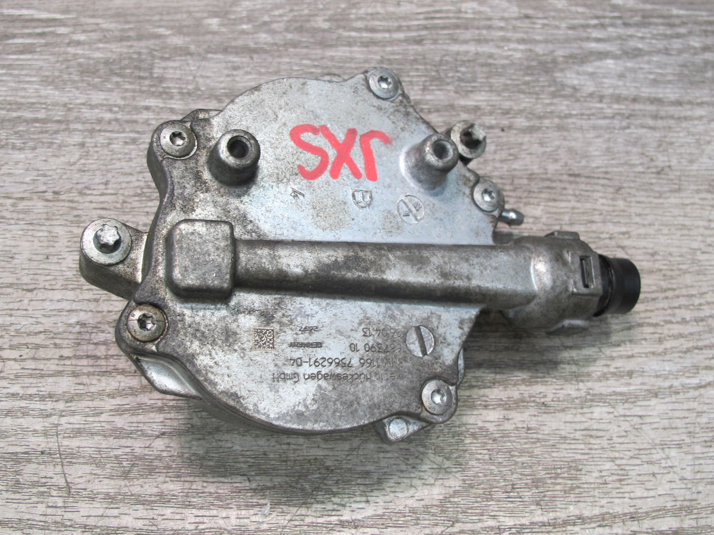 2010-2014 BMW E71 X6M Engine Motor Vacuum Pump 7566291
