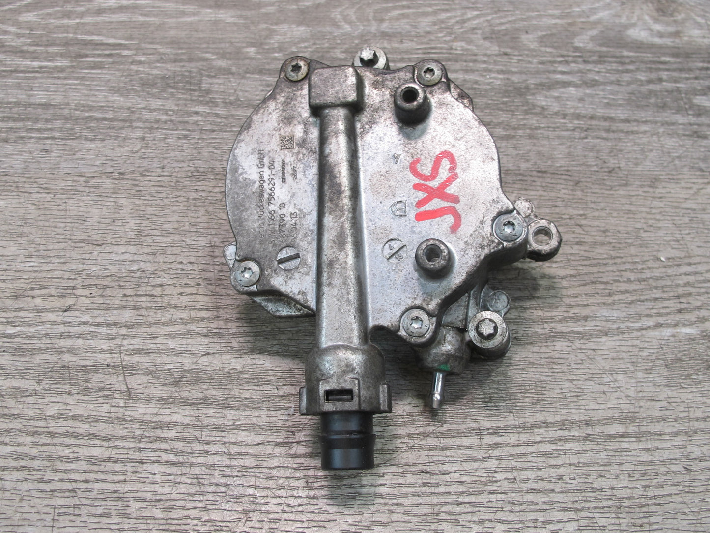 2010-2014 BMW E71 X6M Engine Motor Vacuum Pump 7566291