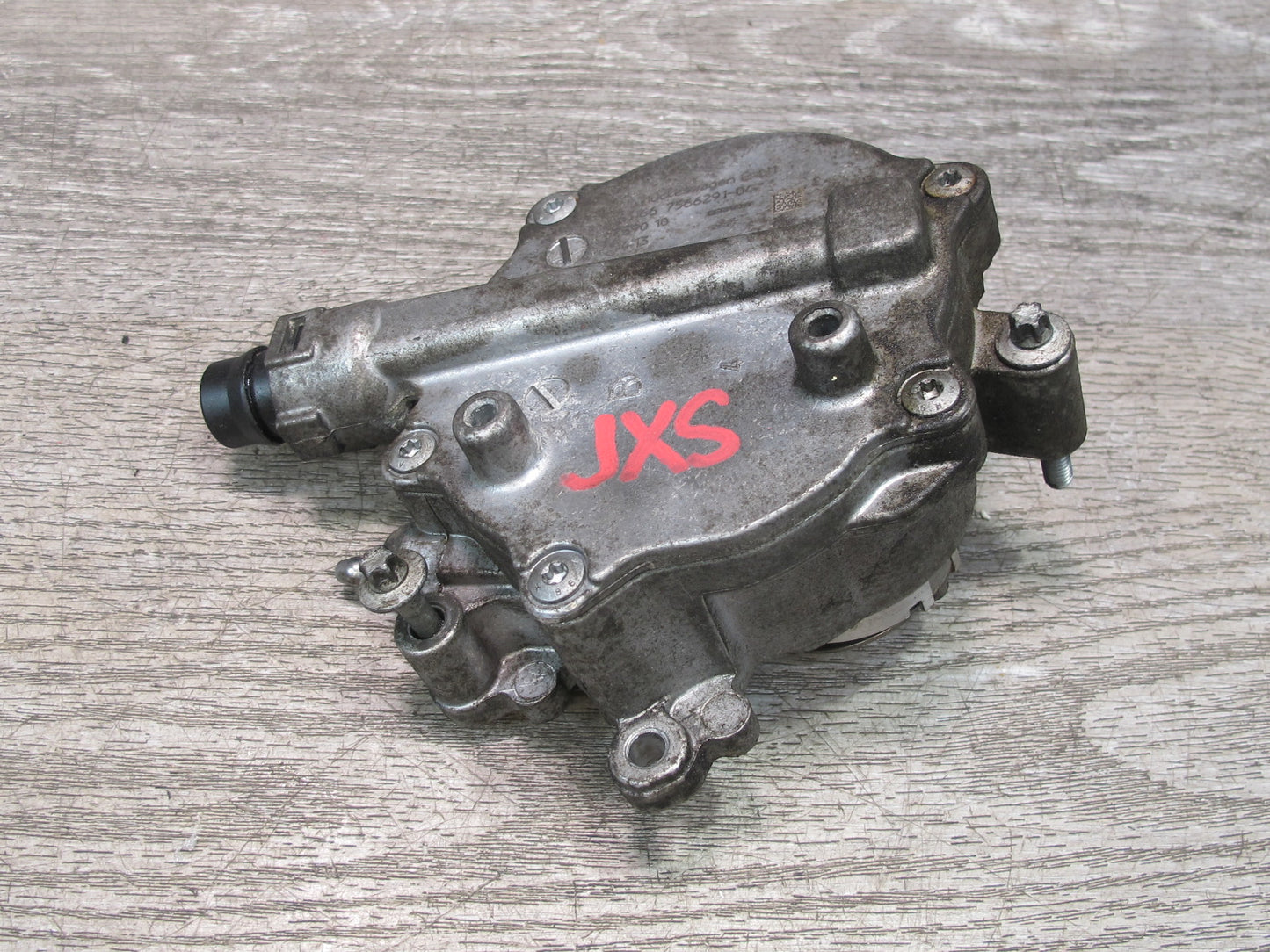 2010-2014 BMW E71 X6M Engine Motor Vacuum Pump 7566291