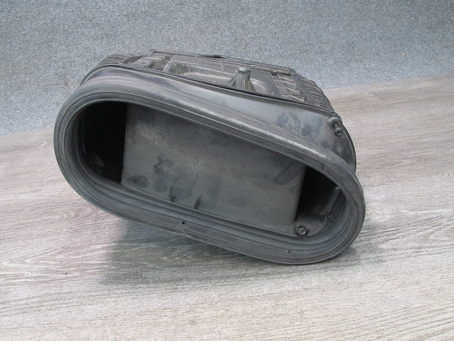 2015-2018 Porsche Macan Engine Left Air Intake Cleaner Filter Box 95B128607