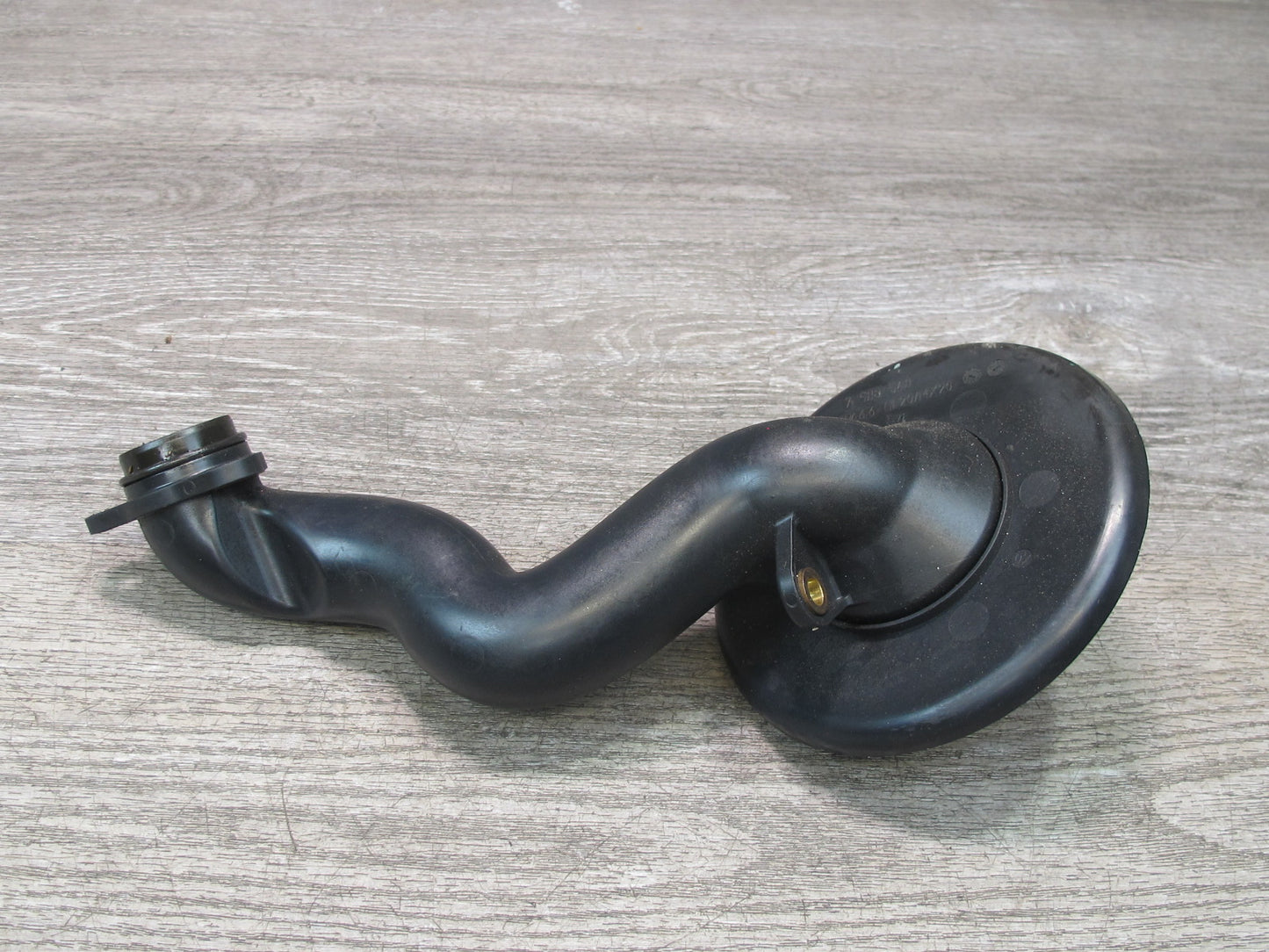2010-2014 BMW E71 X6M Engine Motor Oil Filler Neck 7588548
