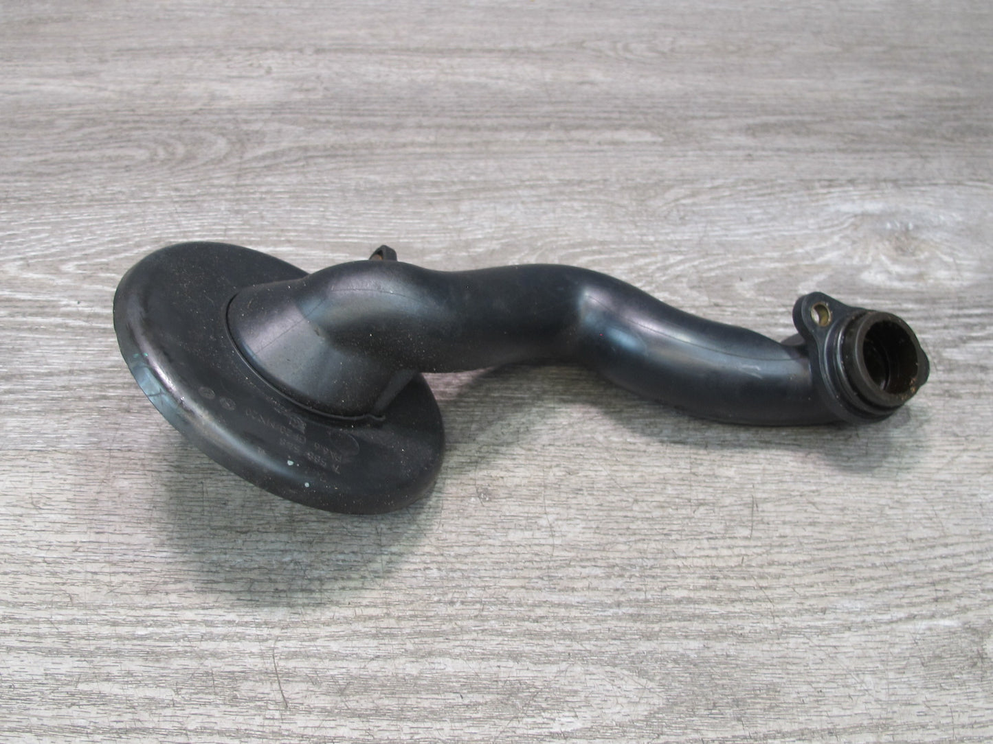 2010-2014 BMW E71 X6M Engine Motor Oil Filler Neck 7588548