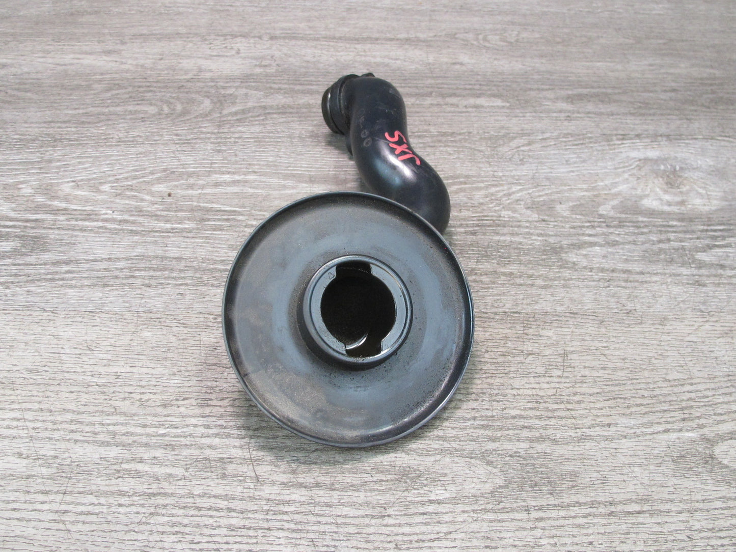 2010-2014 BMW E71 X6M Engine Motor Oil Filler Neck 7588548