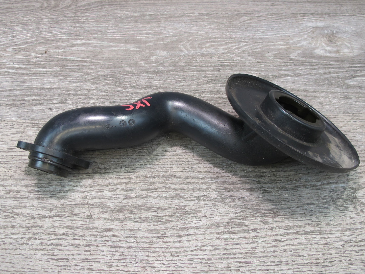 2010-2014 BMW E71 X6M Engine Motor Oil Filler Neck 7588548