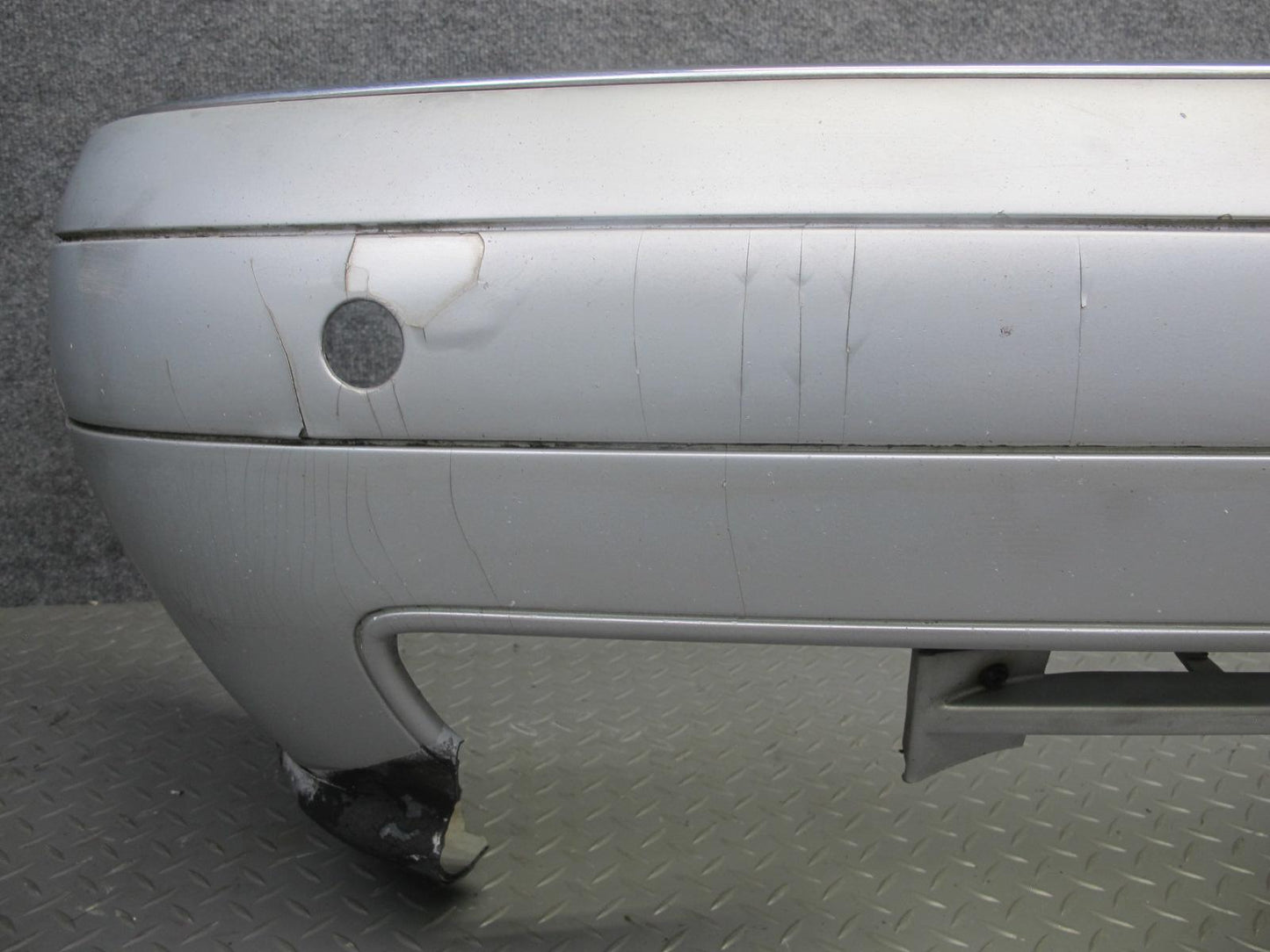 96-99 Mercedes W140 C140 CL Coupe Front Bumper Cover Silver Damaged