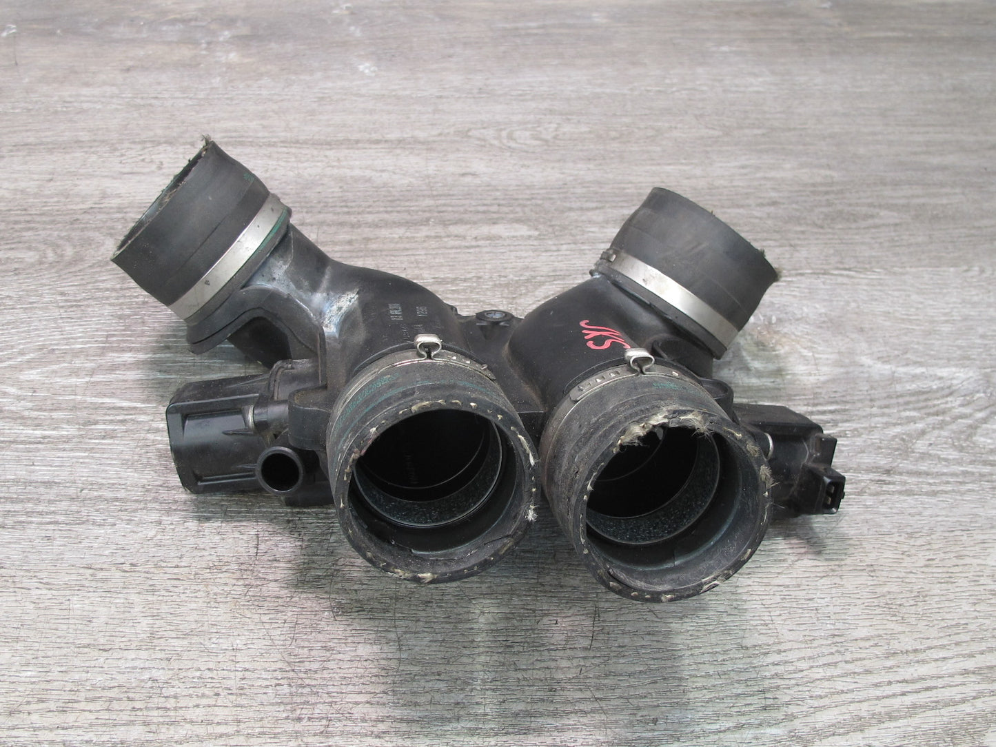 2010-2014 BMW E71 X6M S63 Engine Air Intake Manifold Tube Charge Pipe