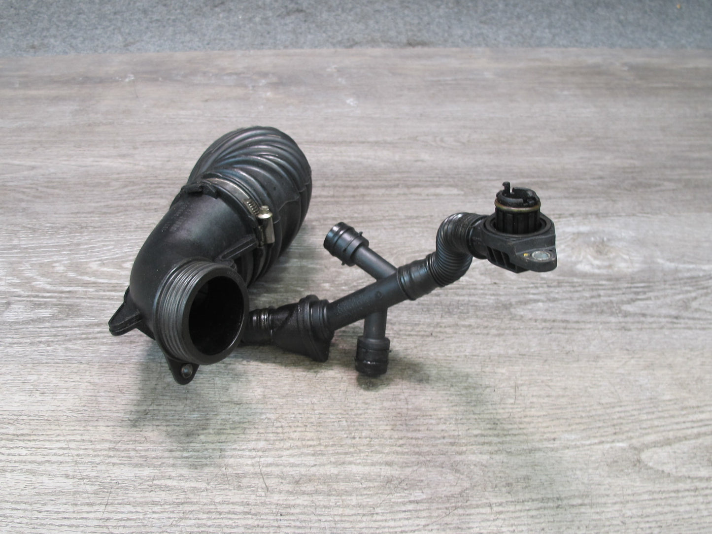 2010-2014 BMW E71 X6M Filtered Air Intake Duct Hose Pipe Line Set of 2