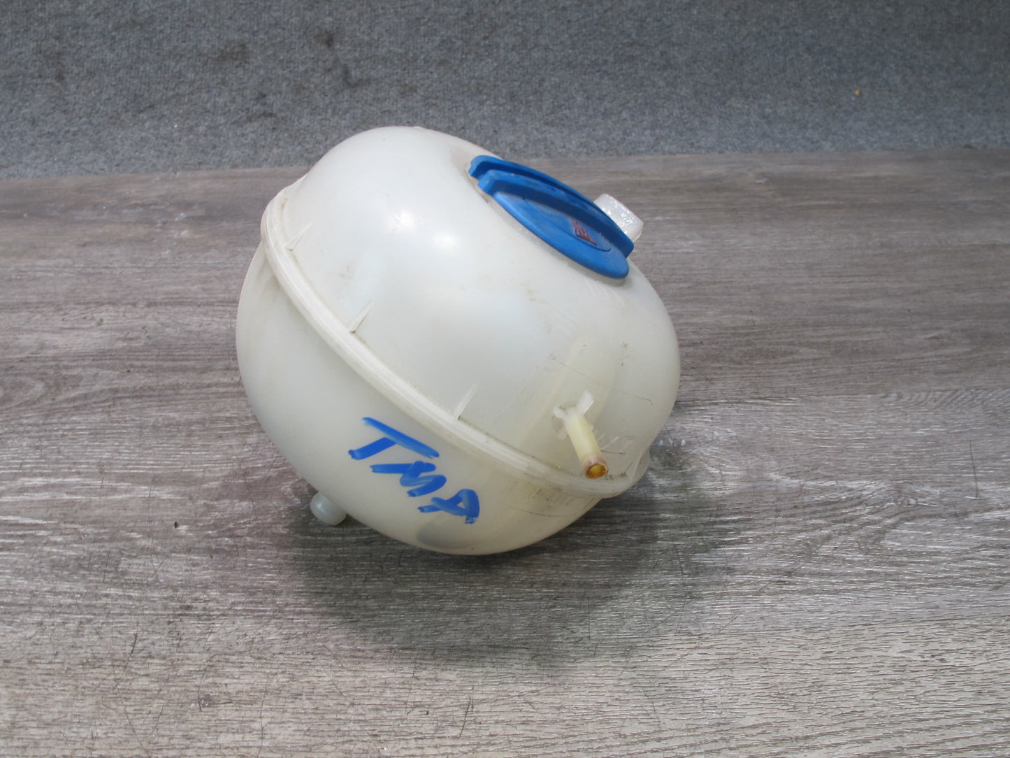 2015-2018 Porsche Macan Engine Coolant Expansion Overflow Reservoir Tank