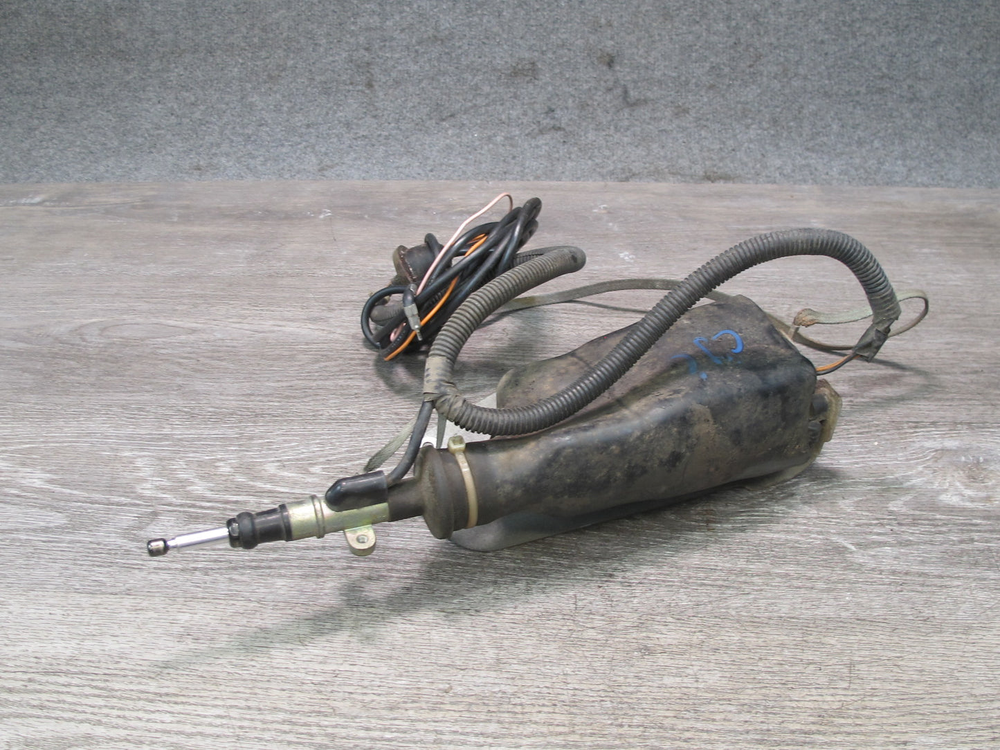93-96 Chevrolet Corvette C4 Power Telescopic Radio Antenna OEM