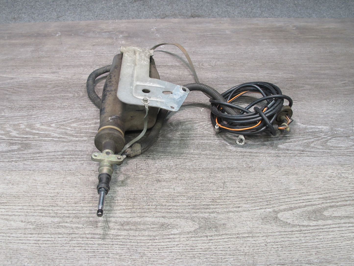 93-96 Chevrolet Corvette C4 Power Telescopic Radio Antenna OEM