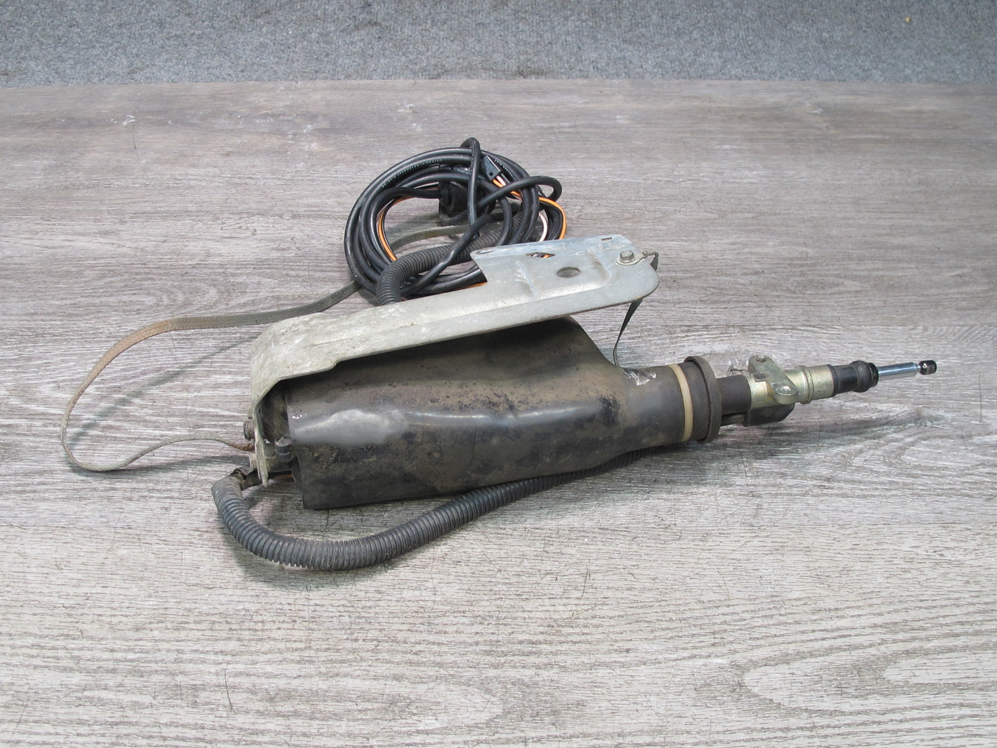 93-96 Chevrolet Corvette C4 Power Telescopic Radio Antenna OEM