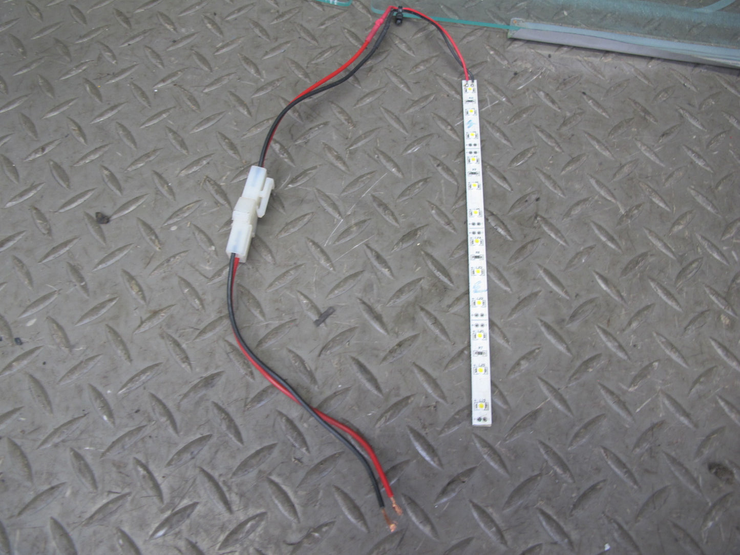 07-10 Saturn SKY Rear Wind Screen Deflector w Illumination Aftermarket