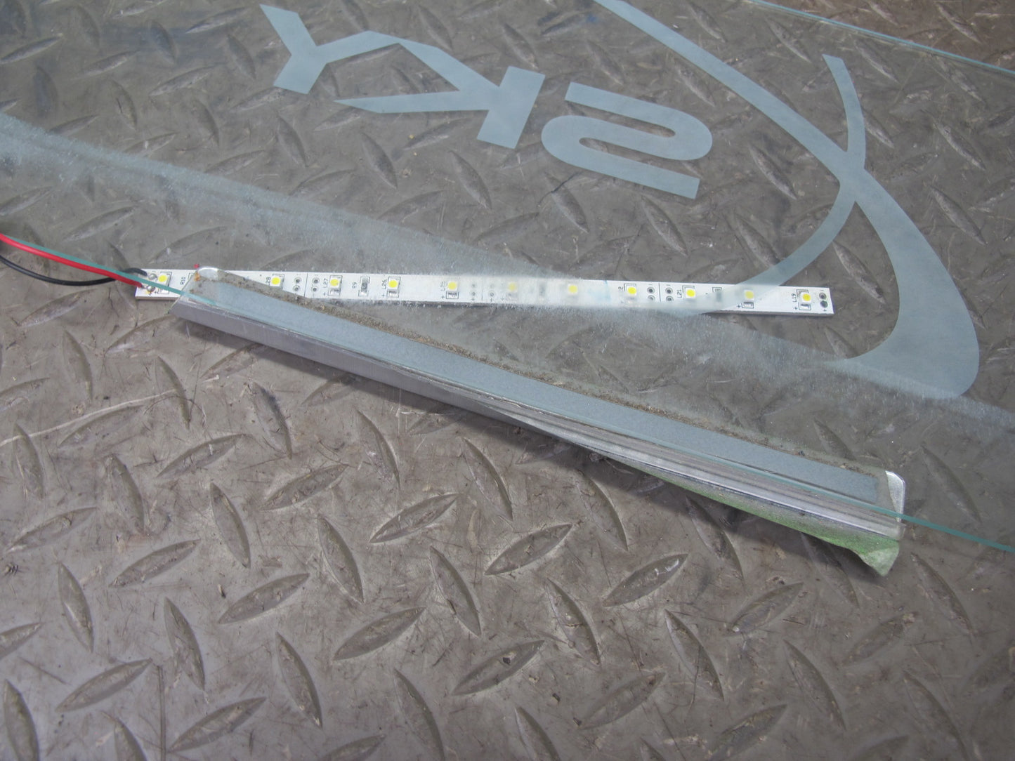 07-10 Saturn SKY Rear Wind Screen Deflector w Illumination Aftermarket