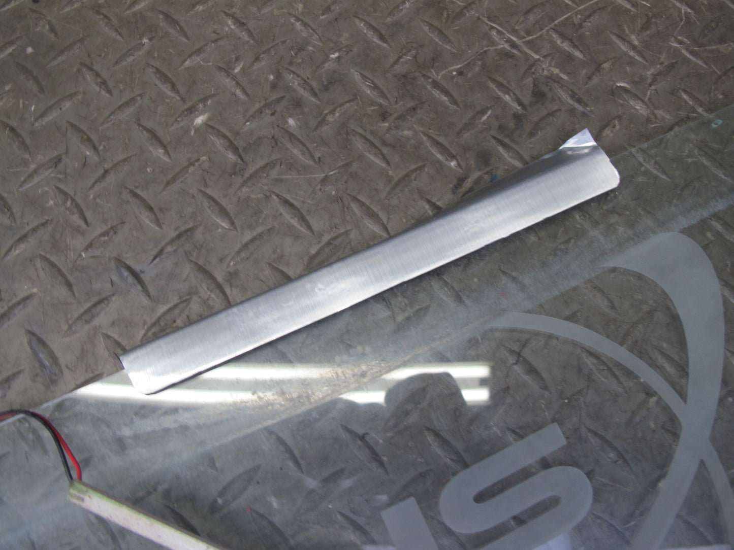 07-10 Saturn SKY Rear Wind Screen Deflector w Illumination Aftermarket