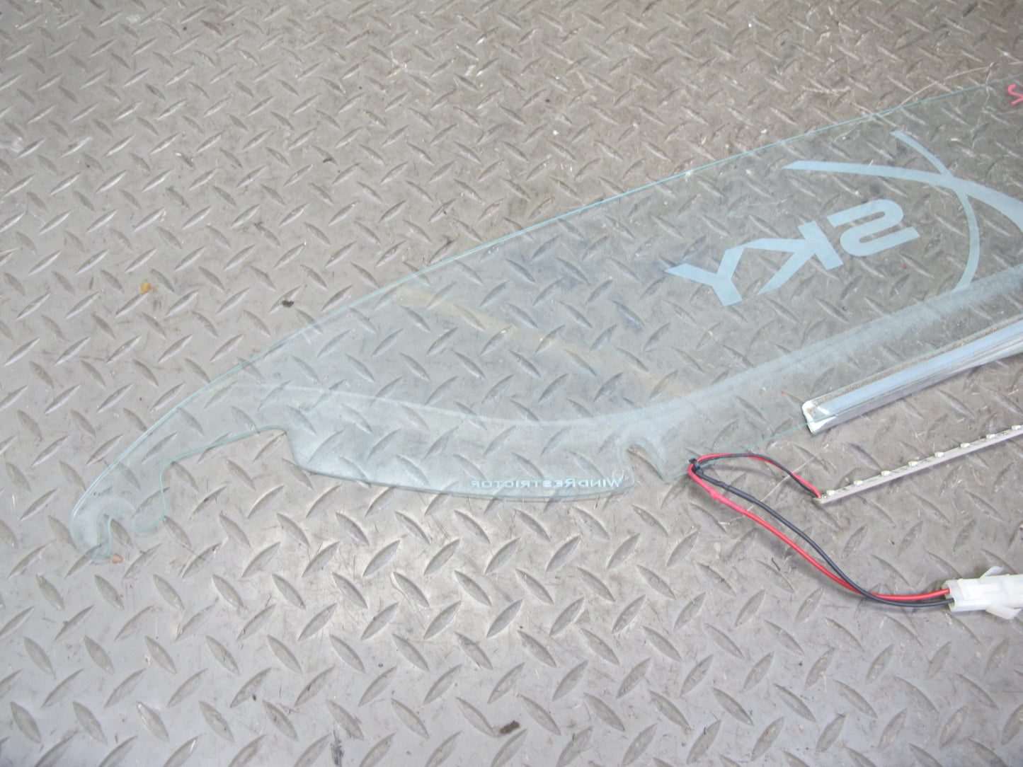 07-10 Saturn SKY Rear Wind Screen Deflector w Illumination Aftermarket