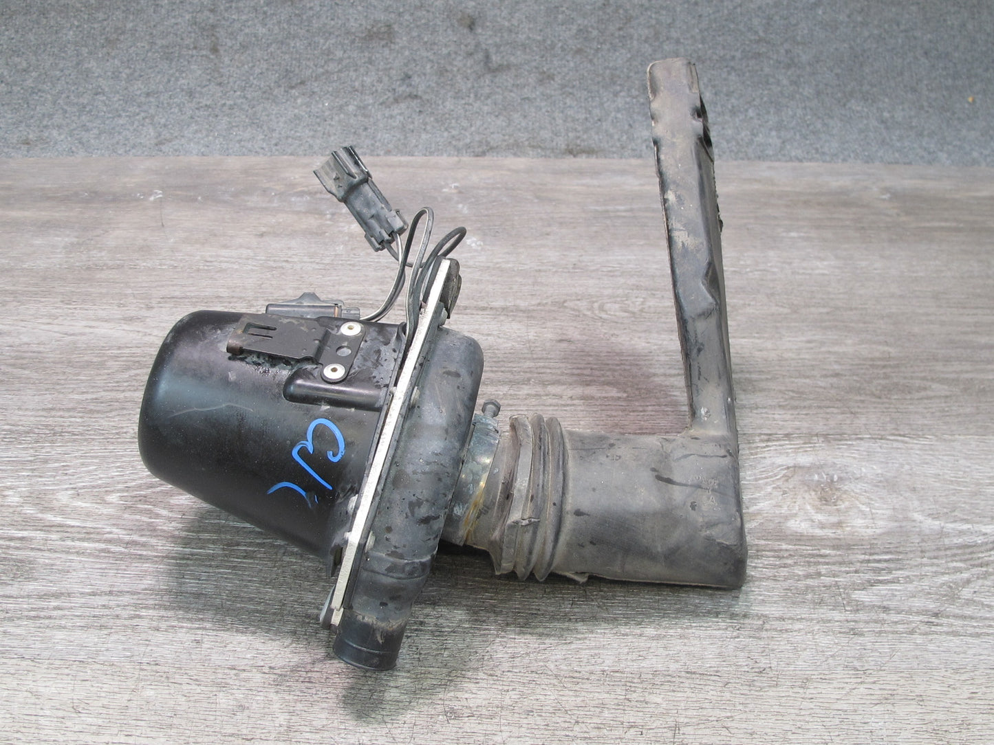 92-93 Chevrolet Corvette C4 Secondary Air Injection Smog Pump w Duct OEM