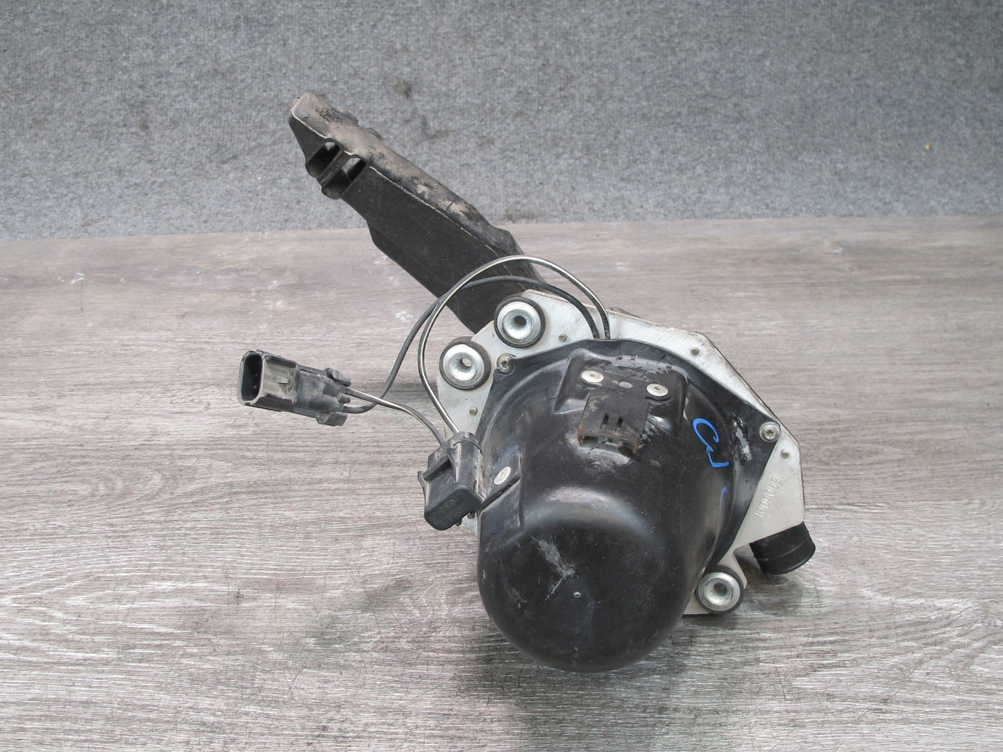 92-93 Chevrolet Corvette C4 Secondary Air Injection Smog Pump w Duct OEM