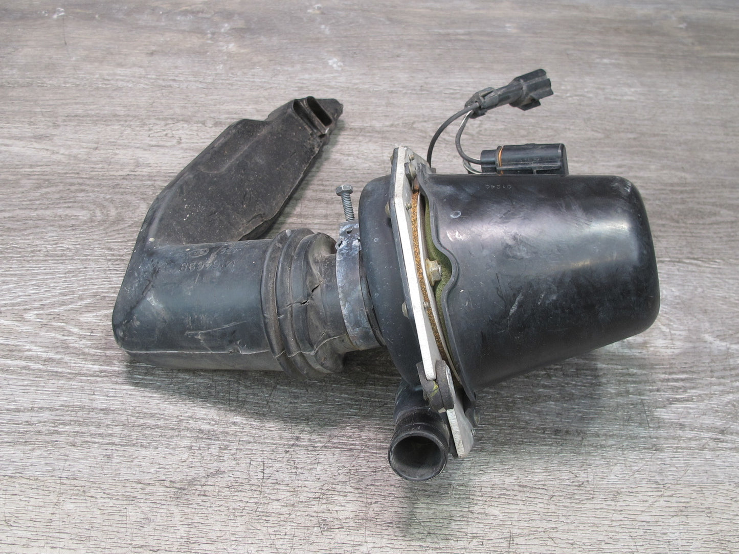 92-93 Chevrolet Corvette C4 Secondary Air Injection Smog Pump w Duct OEM