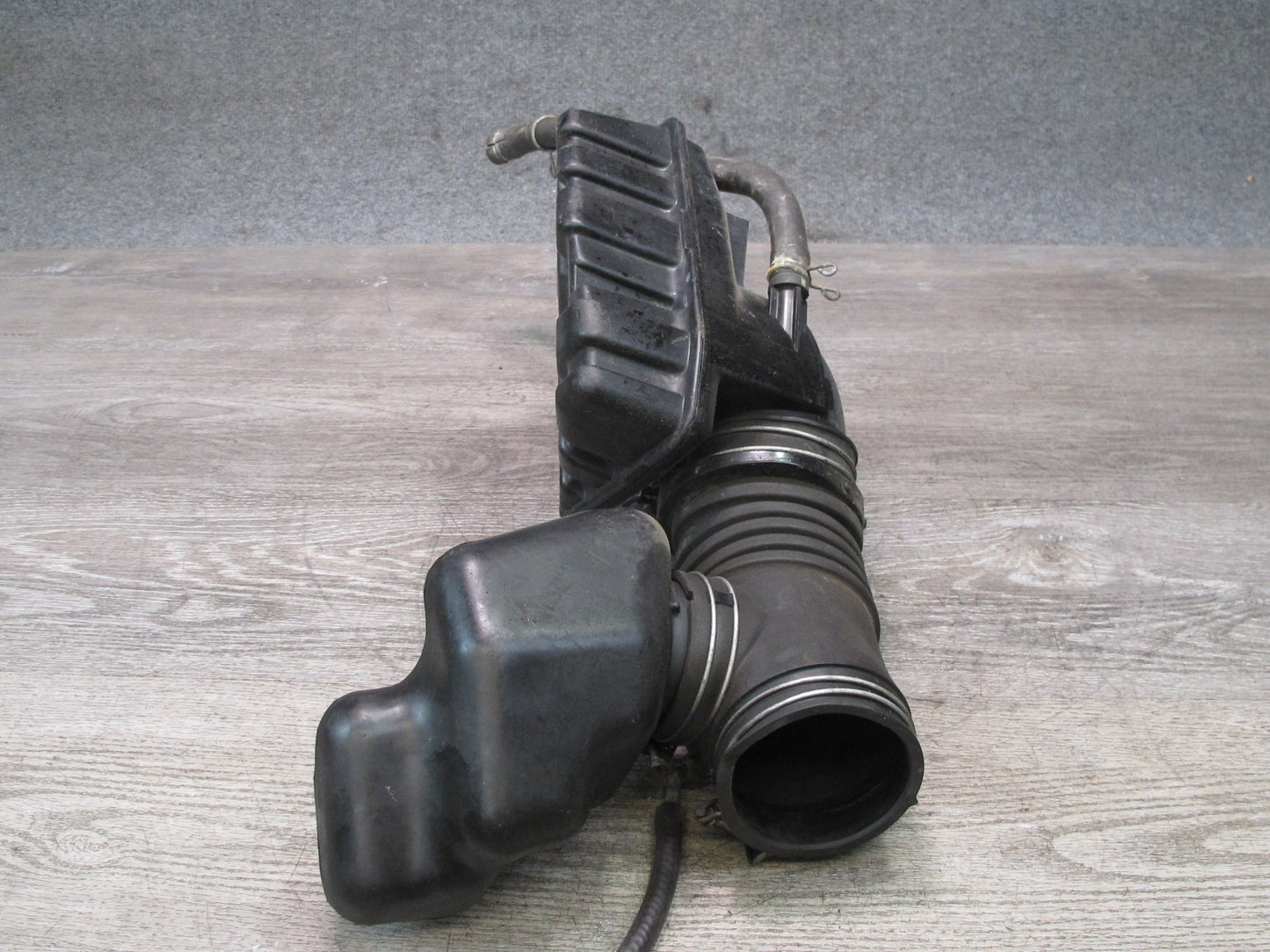 98-00 Lexus JZZ31L SC300 2JZGE Air Intake Resonator w Hose Tube 17893-46120 OEM