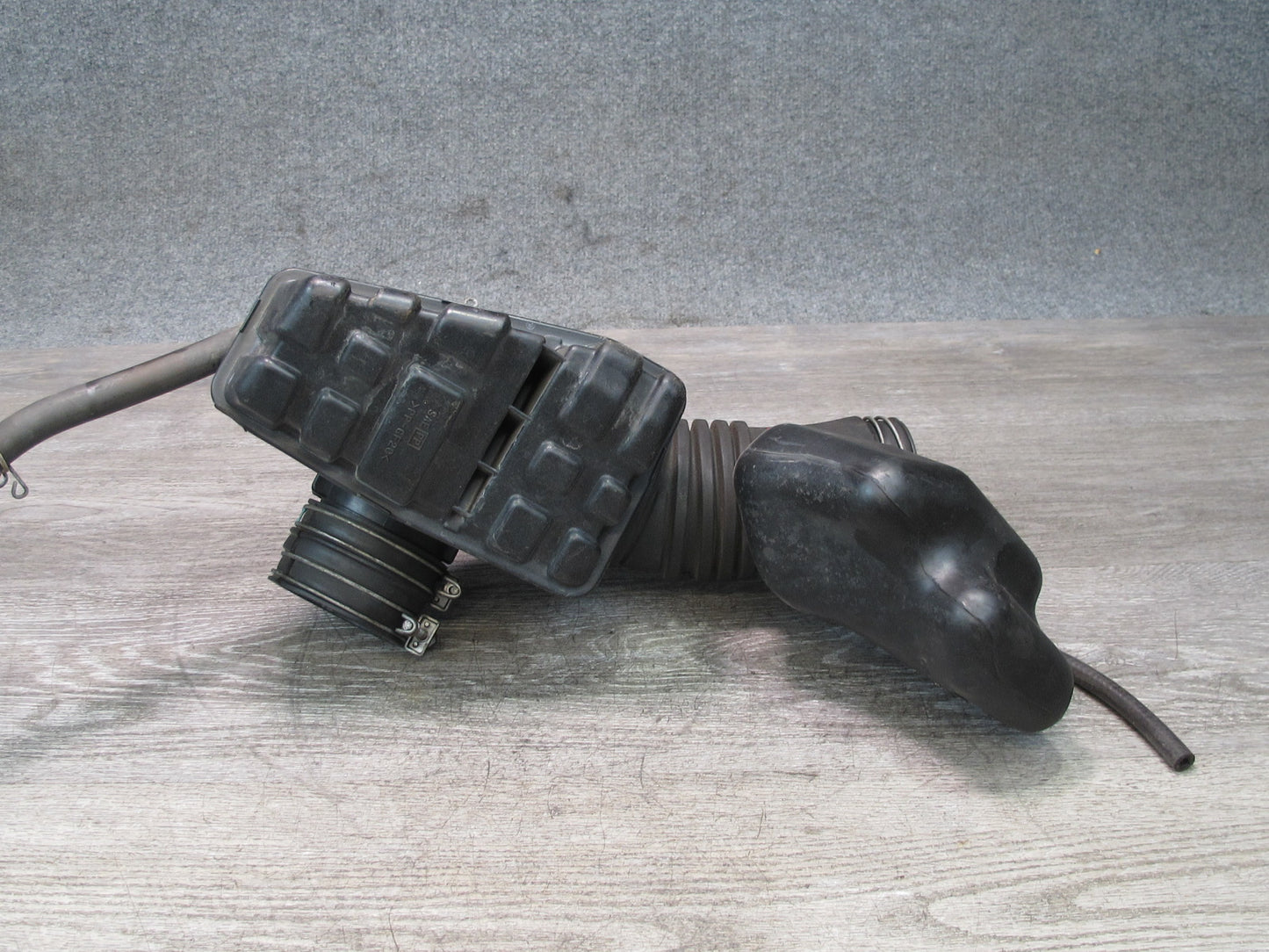 98-00 Lexus JZZ31L SC300 2JZGE Air Intake Resonator w Hose Tube 17893-46120 OEM
