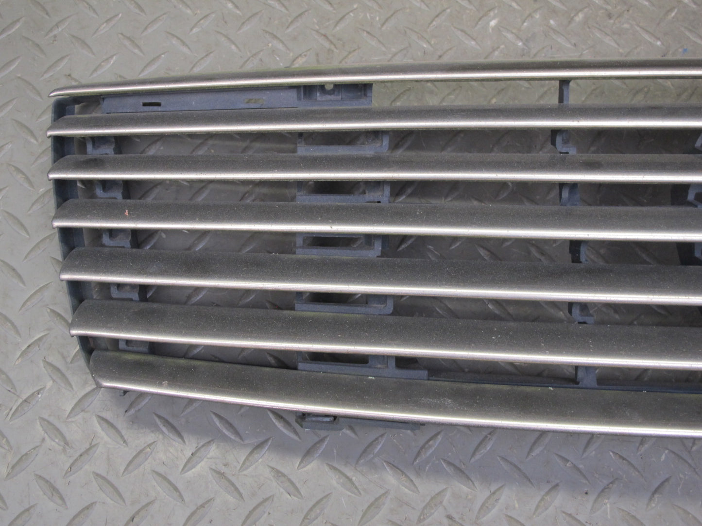 96-99 Mercedes W140 C140 CL Coupe Front Hood Grille w Emblem 1408880060 OEM