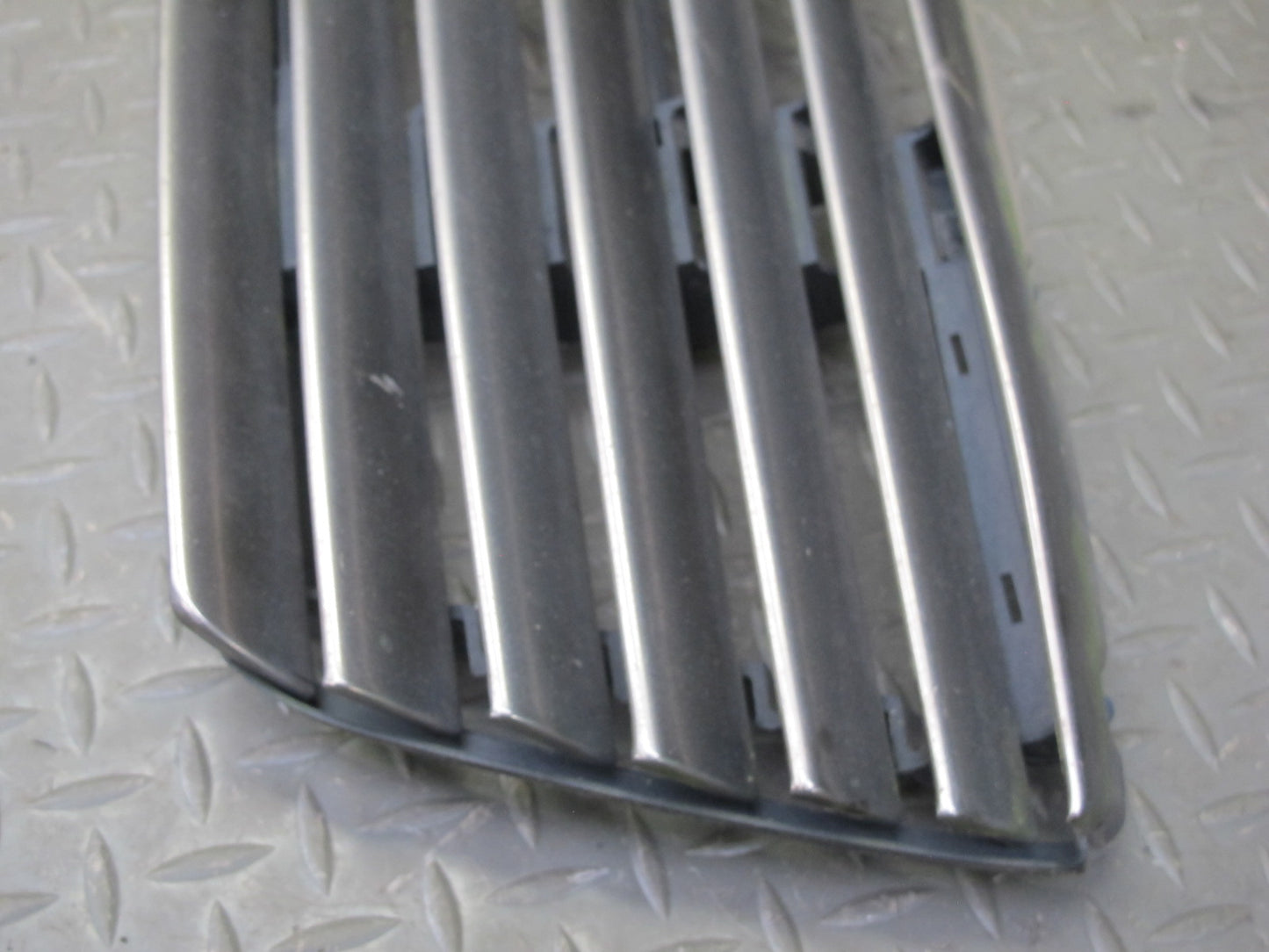 96-99 Mercedes W140 C140 CL Coupe Front Hood Grille w Emblem 1408880060 OEM