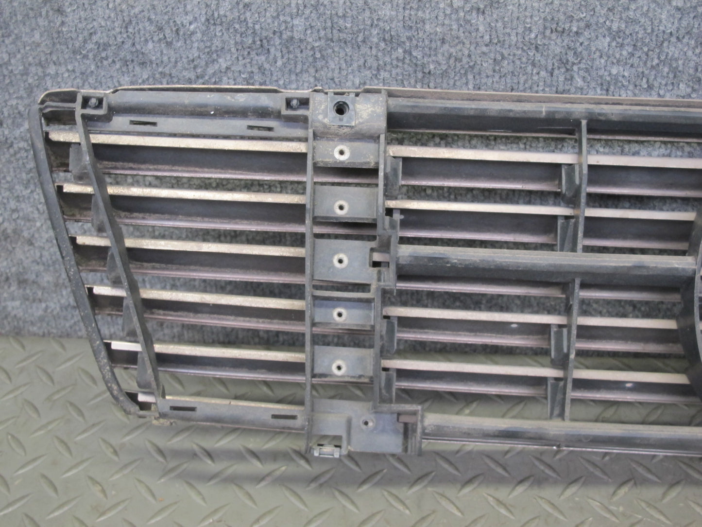 96-99 Mercedes W140 C140 CL Coupe Front Hood Grille w Emblem 1408880060 OEM