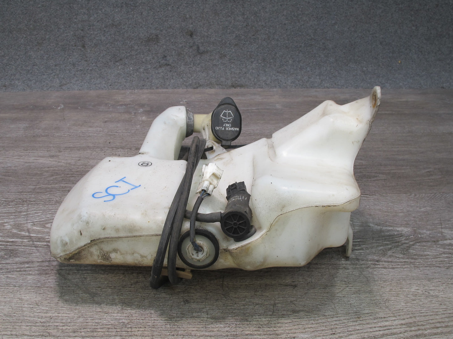93-00 Lexus JZZ31L SC400 SC300 Windshield Washer Fluid Reservoir Tank w Pump OEM