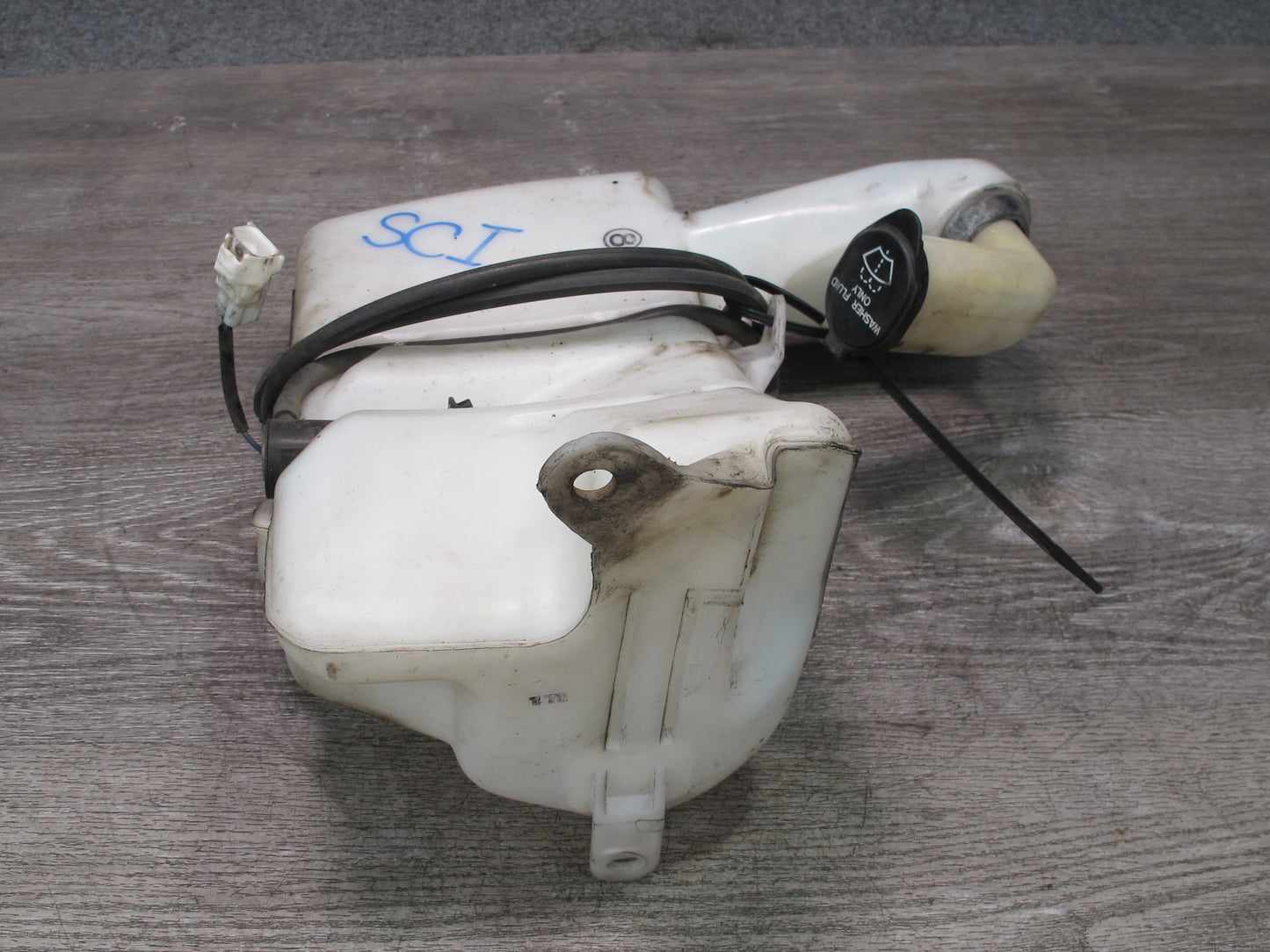 93-00 Lexus JZZ31L SC400 SC300 Windshield Washer Fluid Reservoir Tank w Pump OEM
