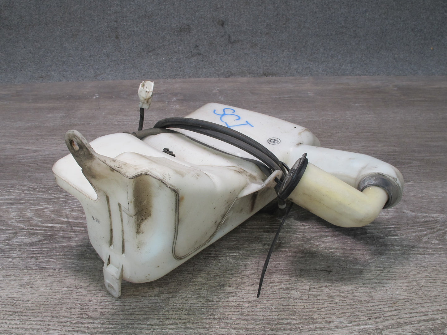 93-00 Lexus JZZ31L SC400 SC300 Windshield Washer Fluid Reservoir Tank w Pump OEM
