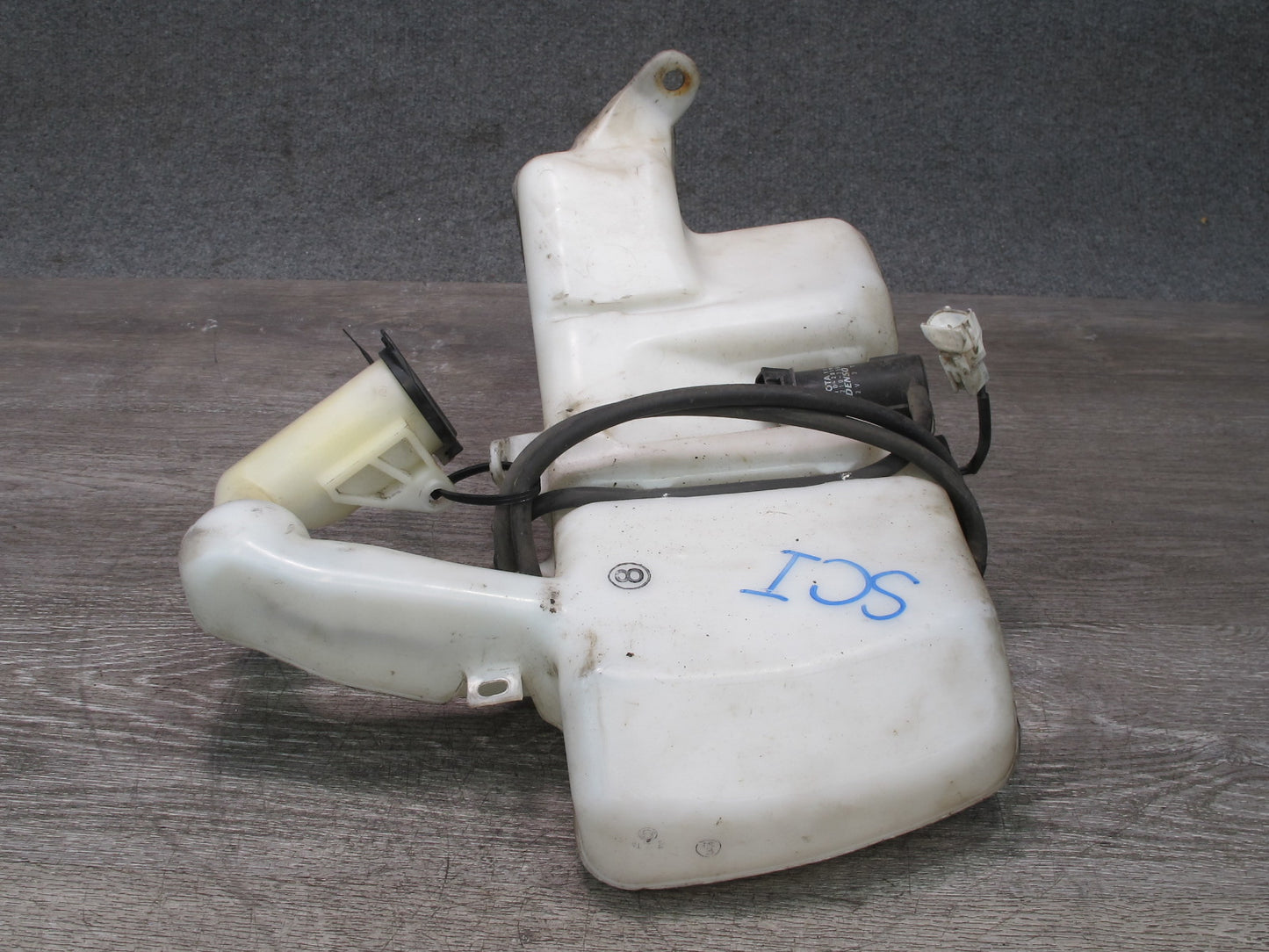 93-00 Lexus JZZ31L SC400 SC300 Windshield Washer Fluid Reservoir Tank w Pump OEM