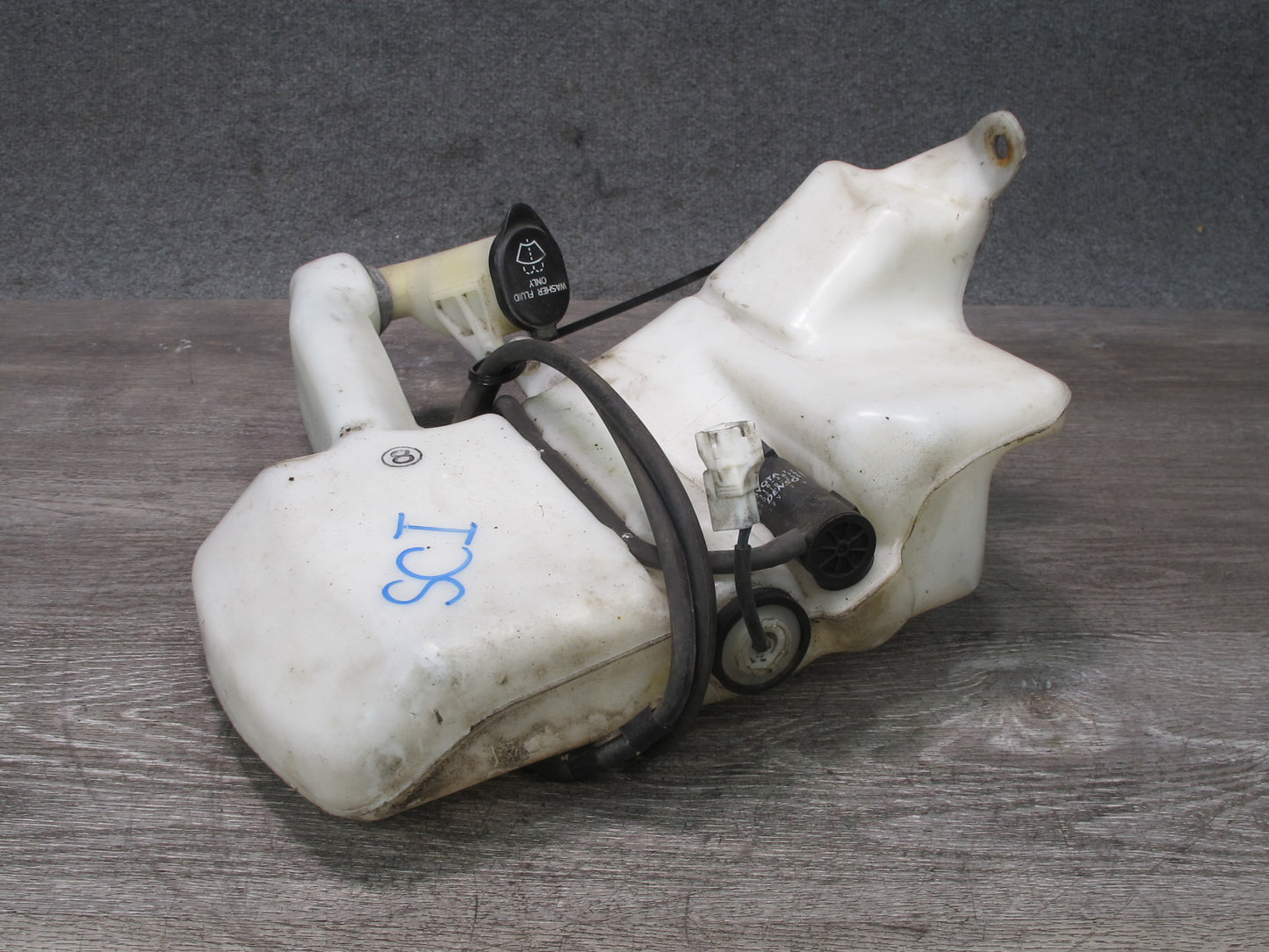 93-00 Lexus JZZ31L SC400 SC300 Windshield Washer Fluid Reservoir Tank w Pump OEM