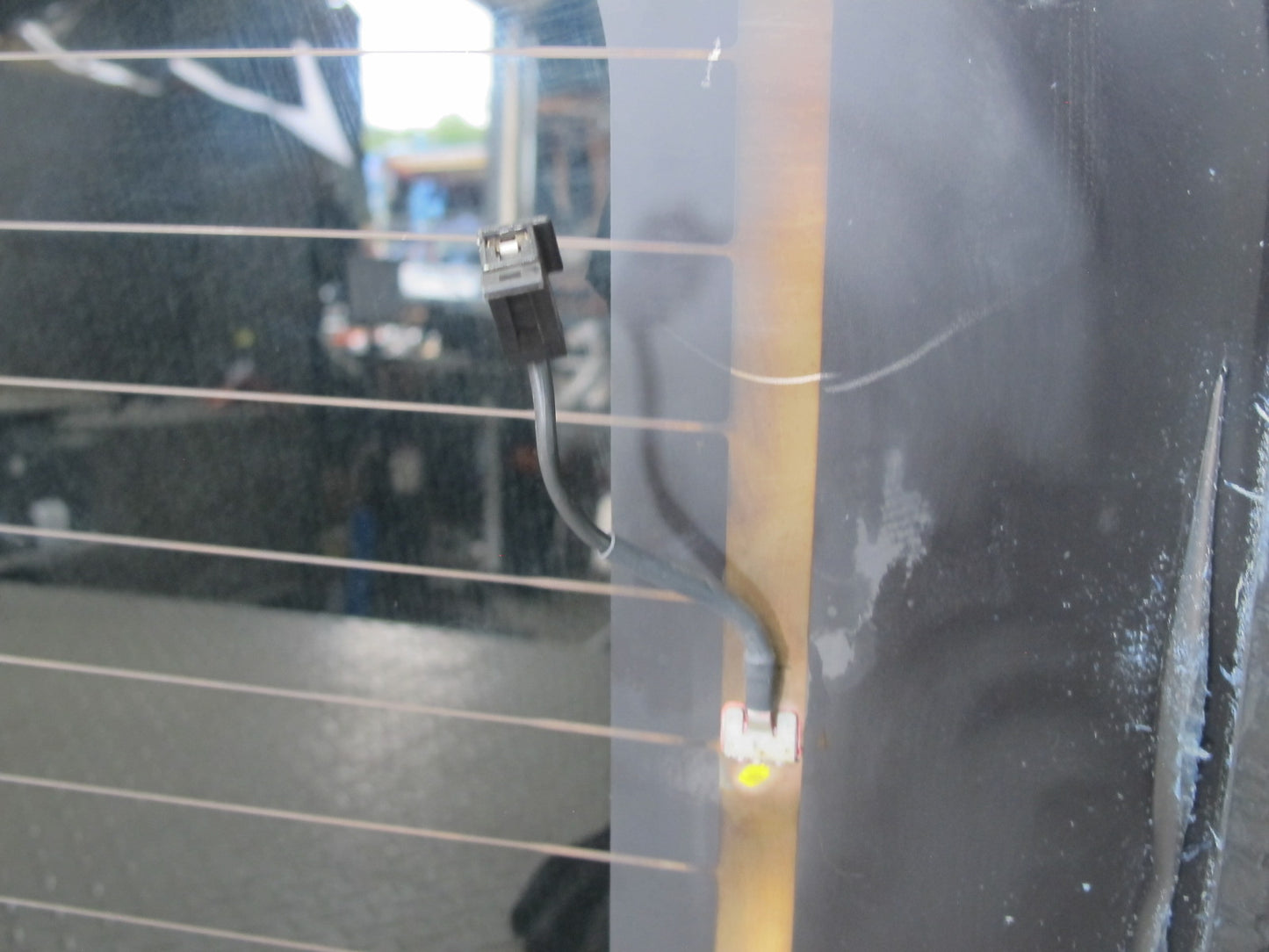 2003-2009 Hummer H2 Rear Trunk Lid Tailgate Liftgate Heated Glass Window