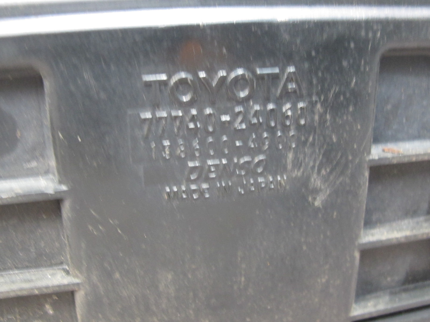 97-00 Lexus JZZ31L SC400 SC300 Fuel Vapor Charcoal Canister w Sensor OEM