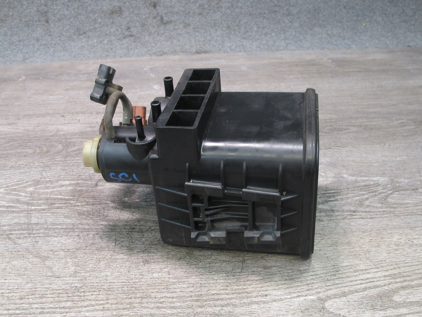 97-00 Lexus JZZ31L SC400 SC300 Fuel Vapor Charcoal Canister w Sensor OEM