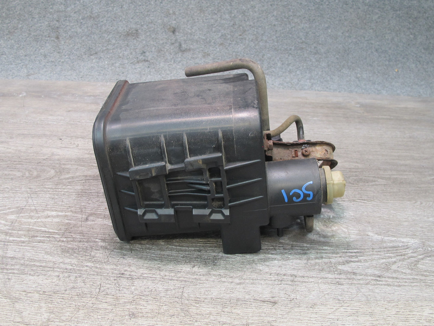 97-00 Lexus JZZ31L SC400 SC300 Fuel Vapor Charcoal Canister w Sensor OEM