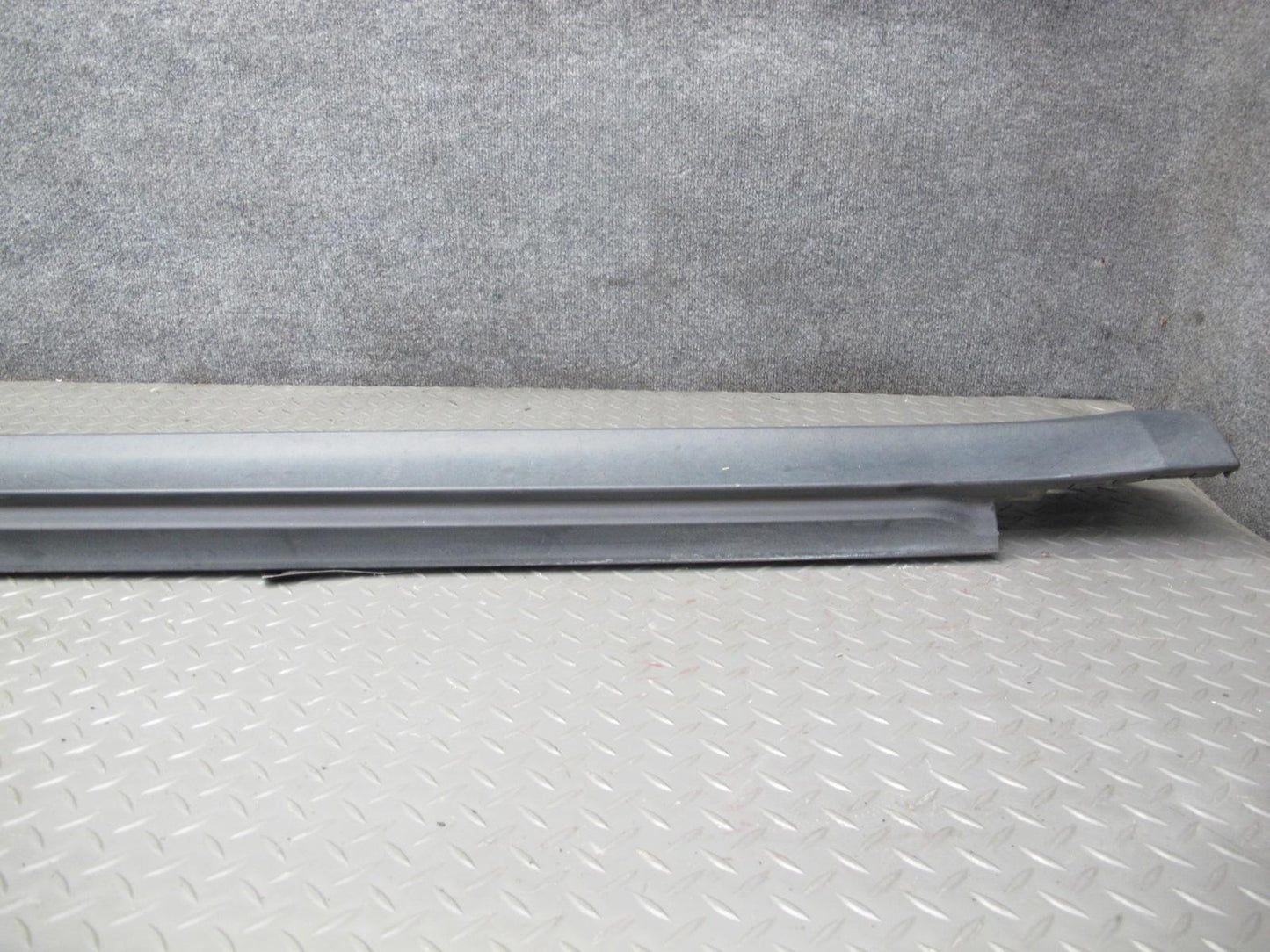 2015-2018 Porsche Macan 95B Side Skirt Rocker Panel Molding Mount Bracket Set