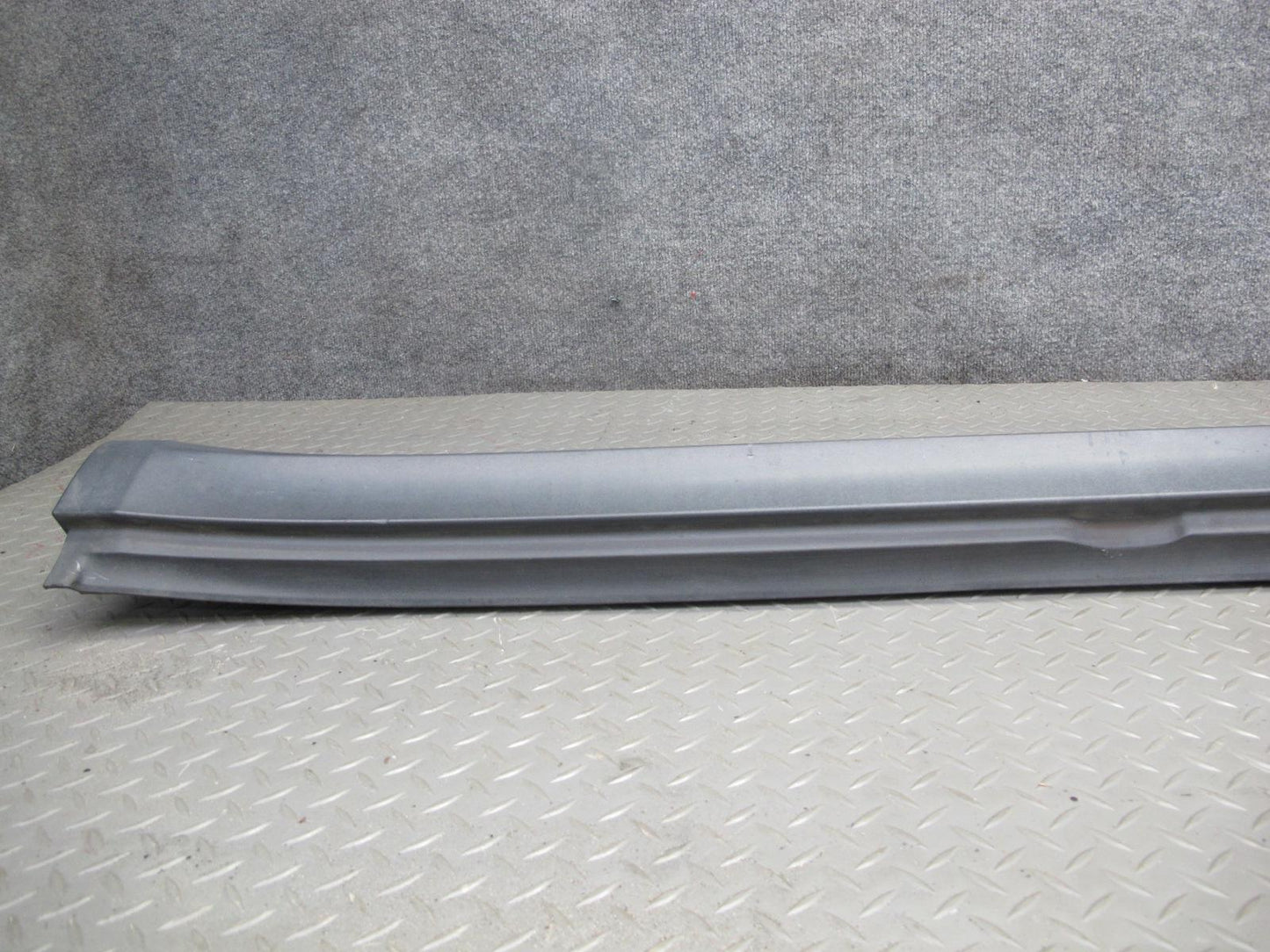 2015-2018 Porsche Macan 95B Side Skirt Rocker Panel Molding Mount Bracket Set