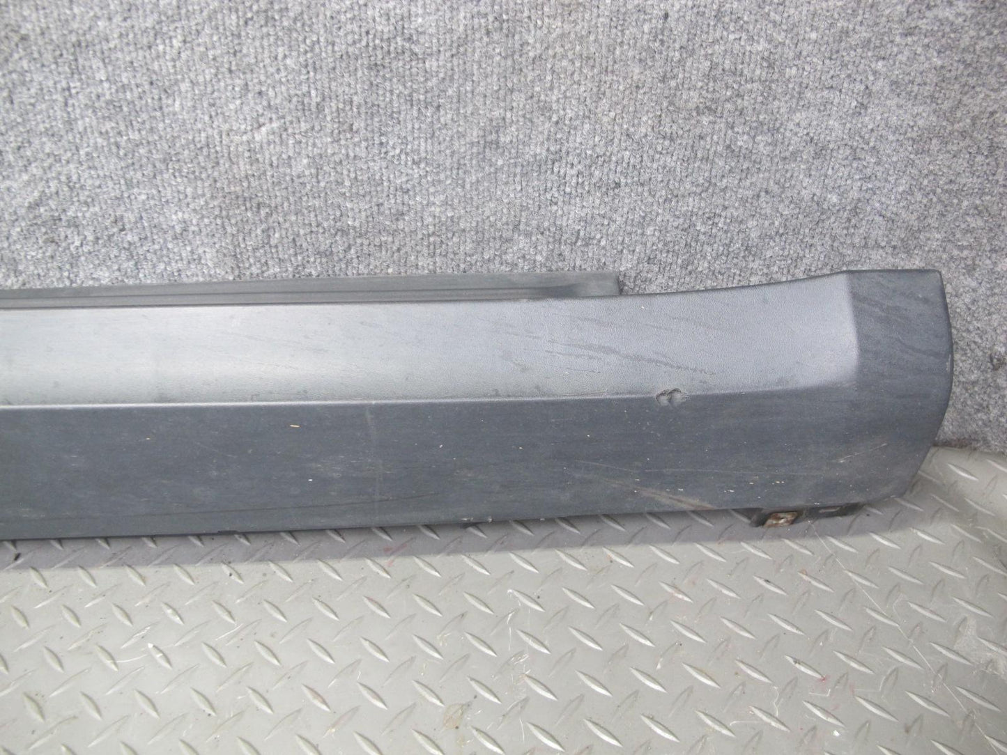 2015-2018 Porsche Macan 95B Side Skirt Rocker Panel Molding Mount Bracket Set