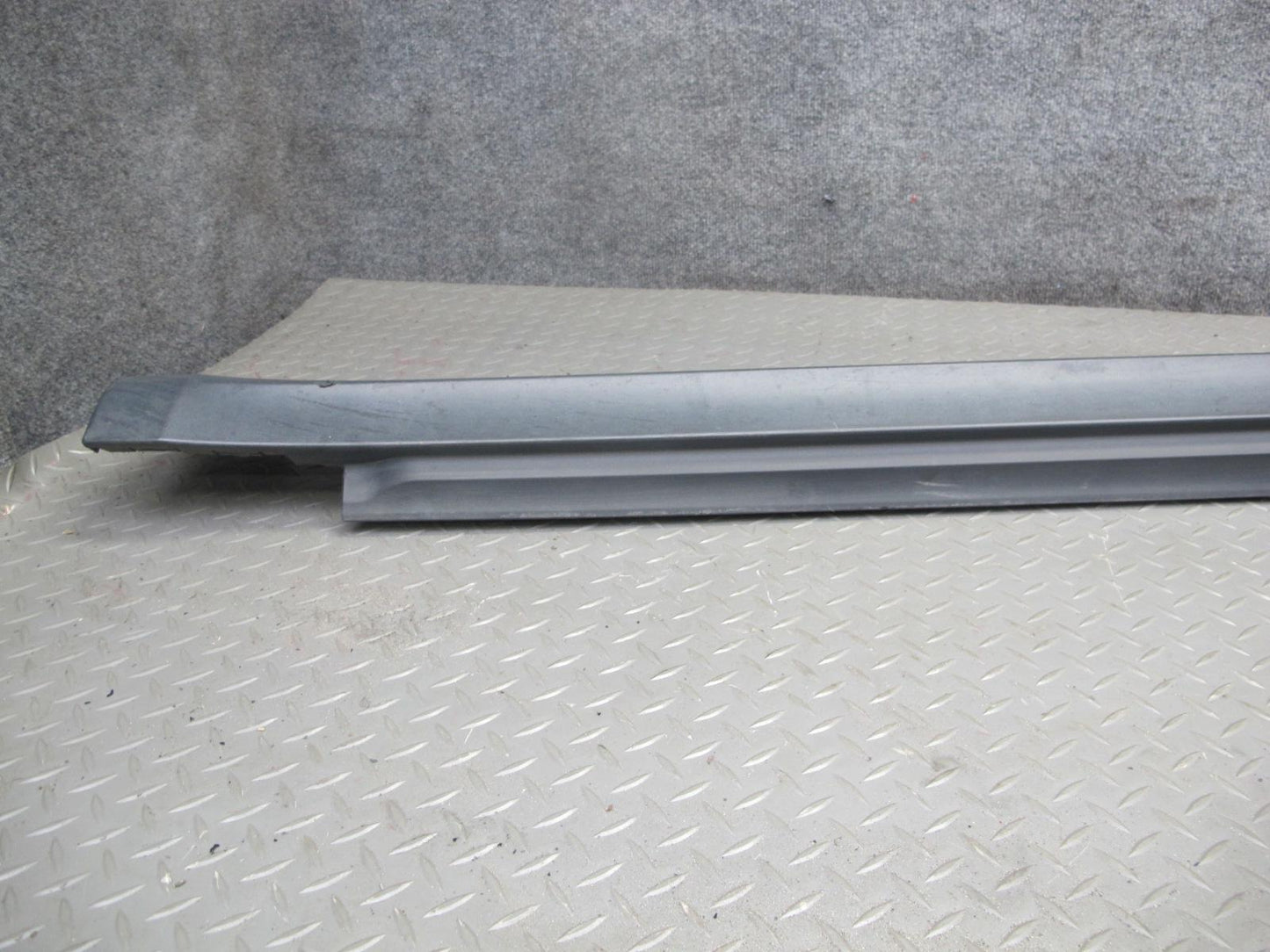 2015-2018 Porsche Macan 95B Side Skirt Rocker Panel Molding Mount Bracket Set